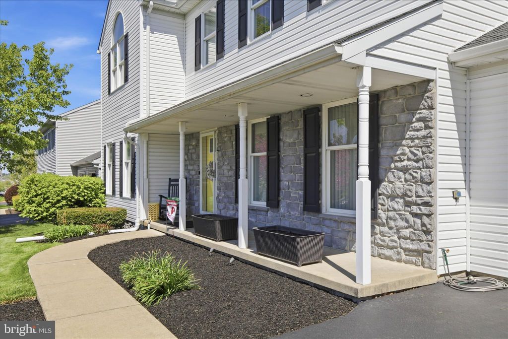 Photo of 725 Oxford Road, LANCASTER, PA 17601 (MLS # PALA2086976)