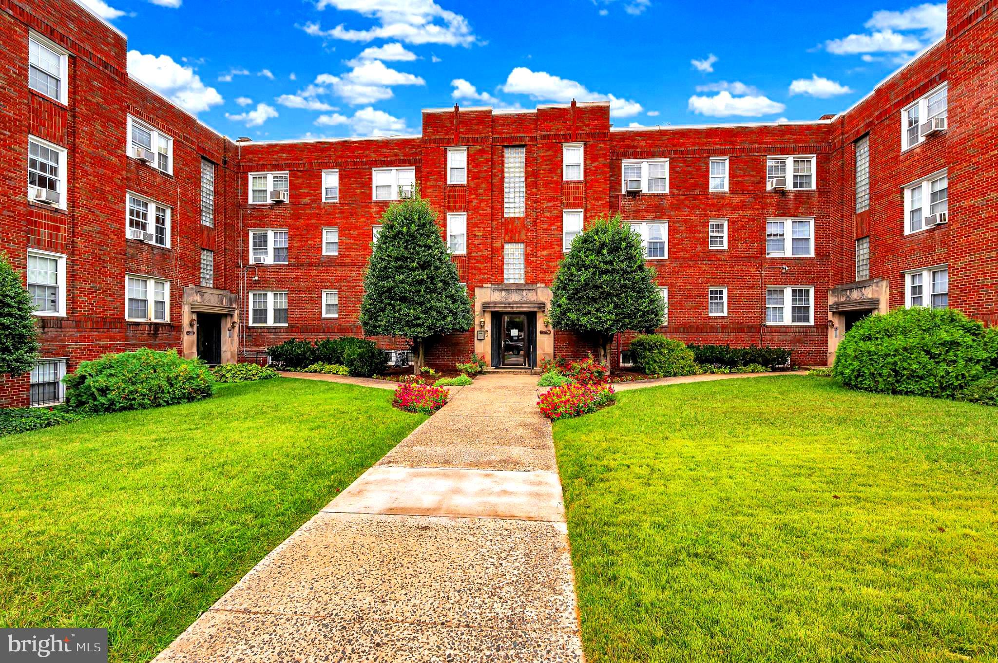 5200 N CAPITOL STREET NW 204