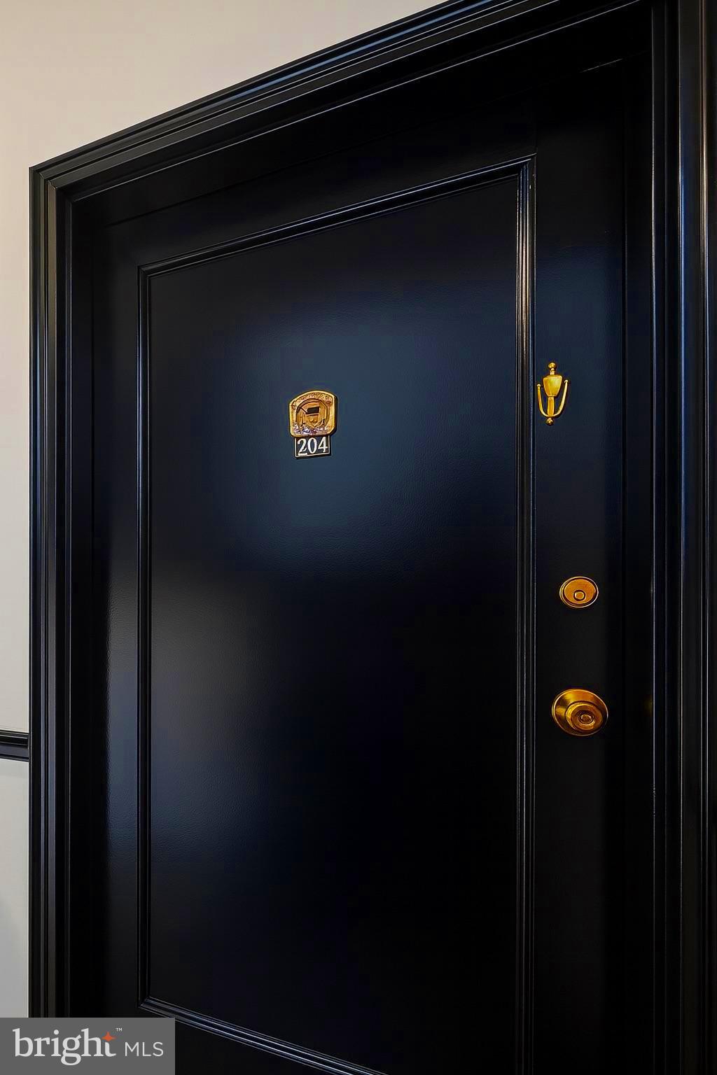 5200 N CAPITOL STREET NW 204