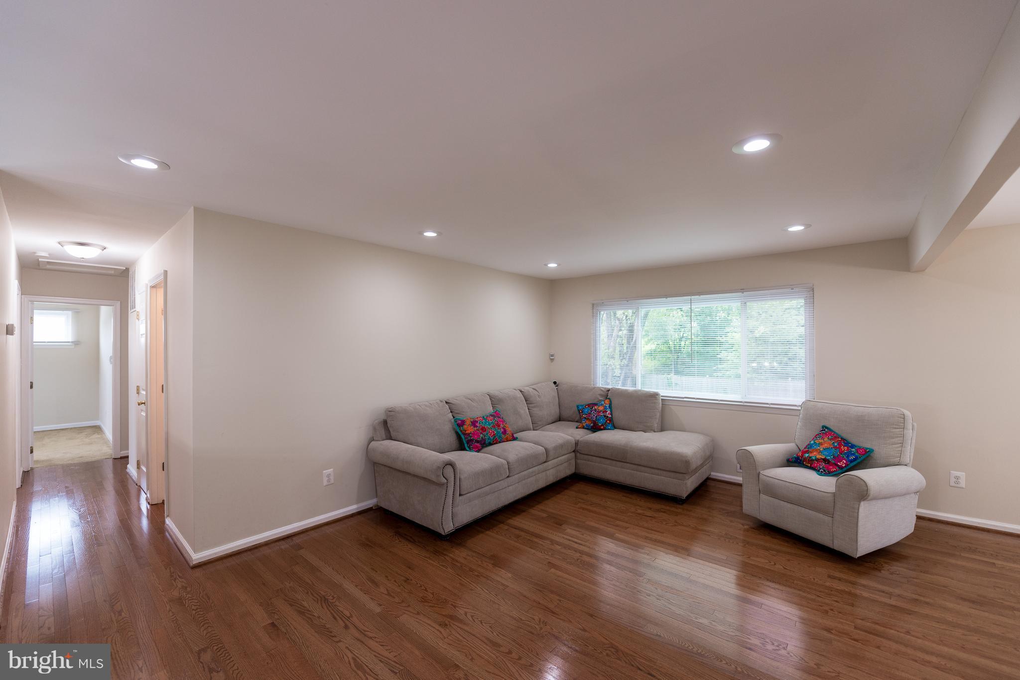 MURRAY HILL - Residential