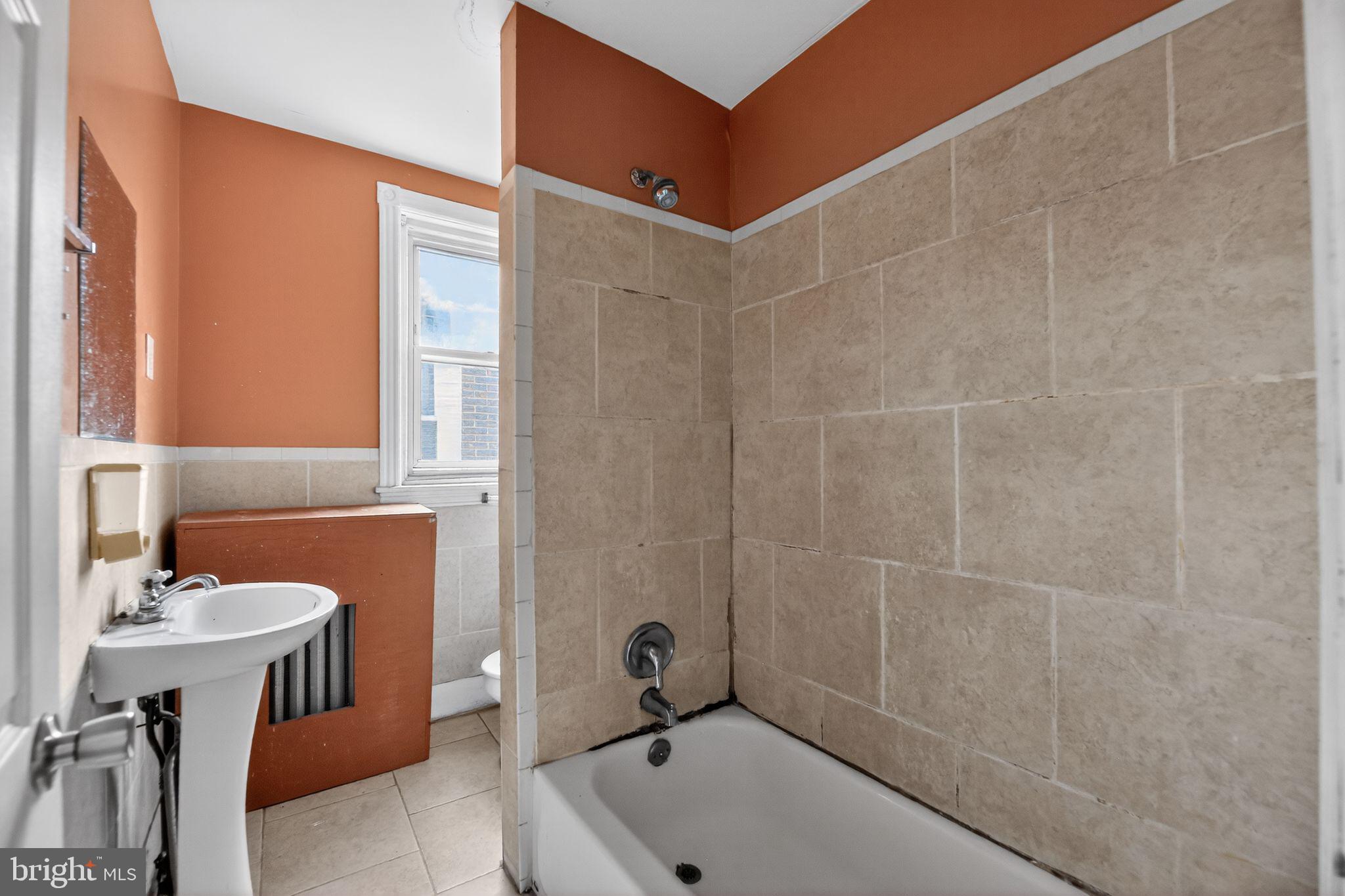 UNIVERSITY CITY - Residential