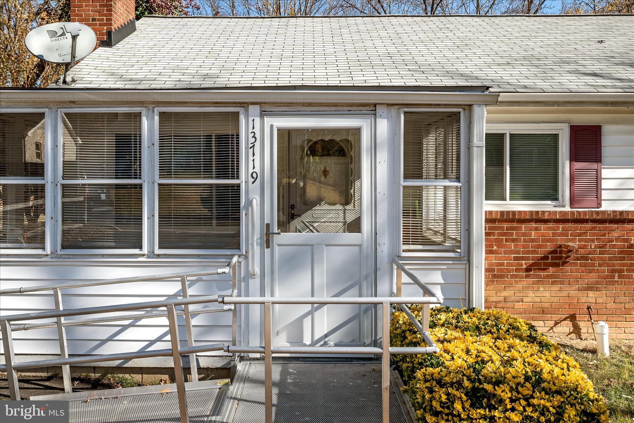 13719 KNOWLES STREET