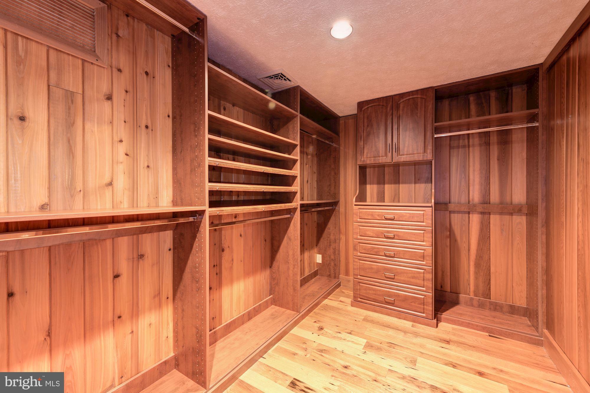 DARNESTOWN OUTSIDE - Residential