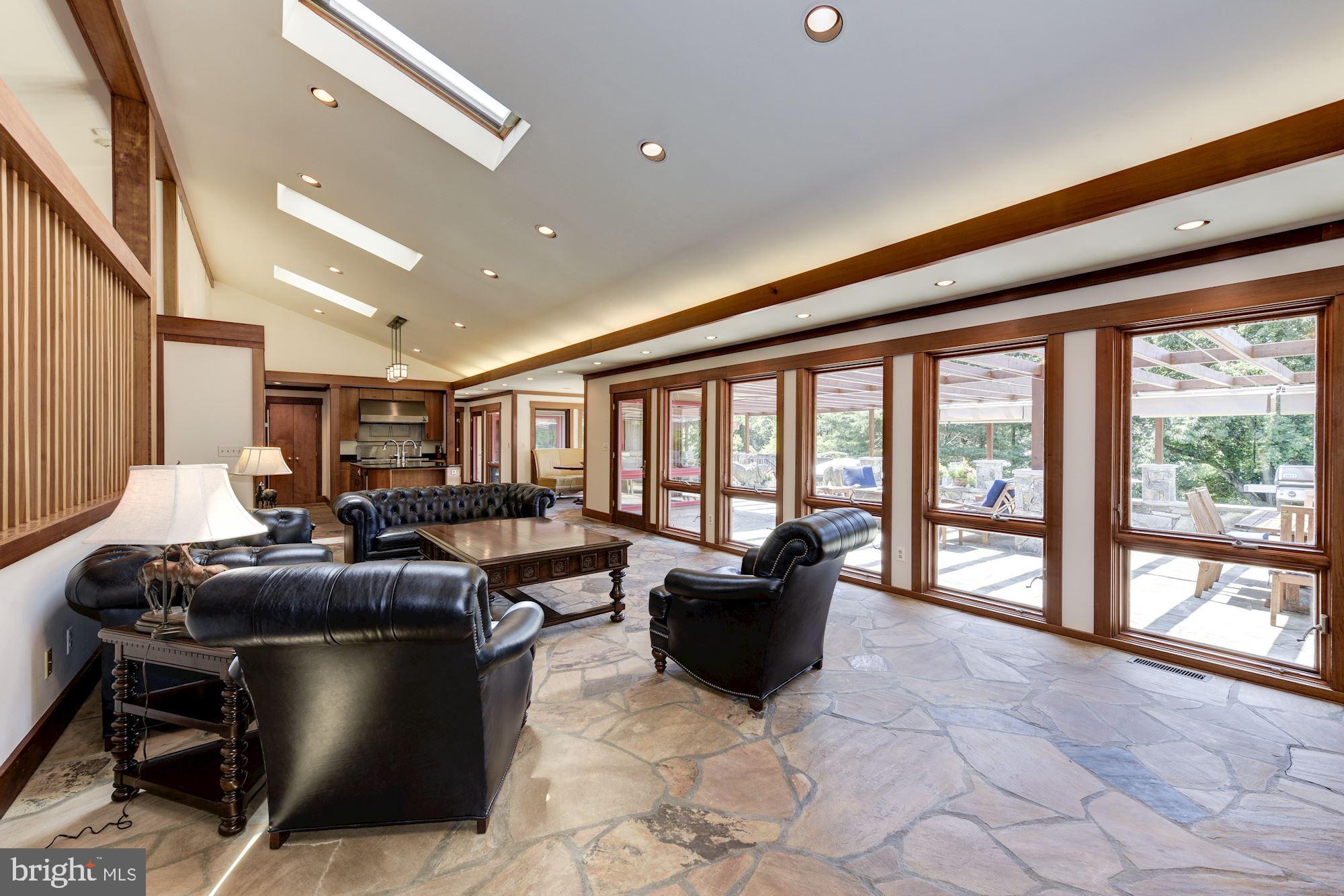 DARNESTOWN OUTSIDE - Residential