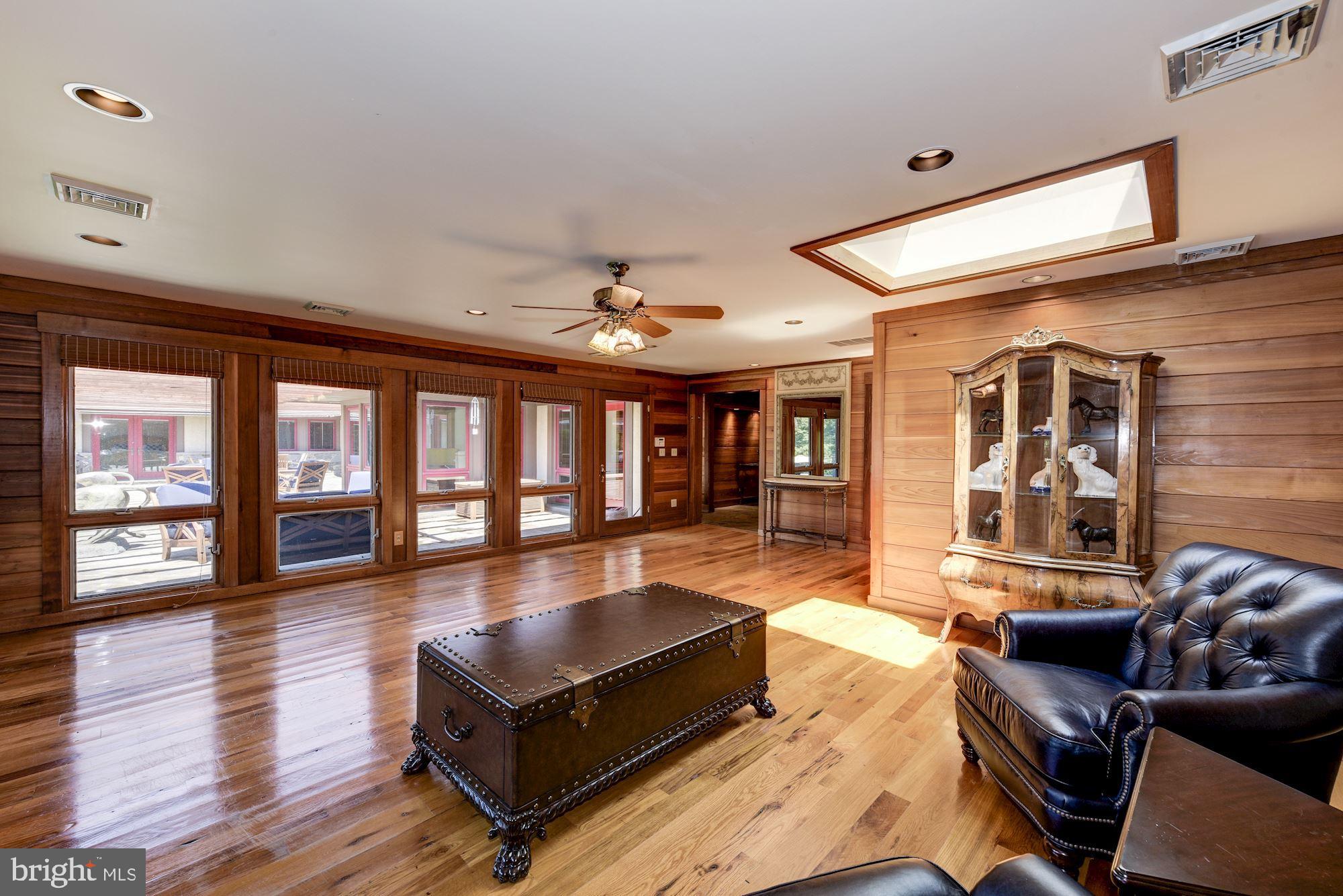 DARNESTOWN OUTSIDE - Residential