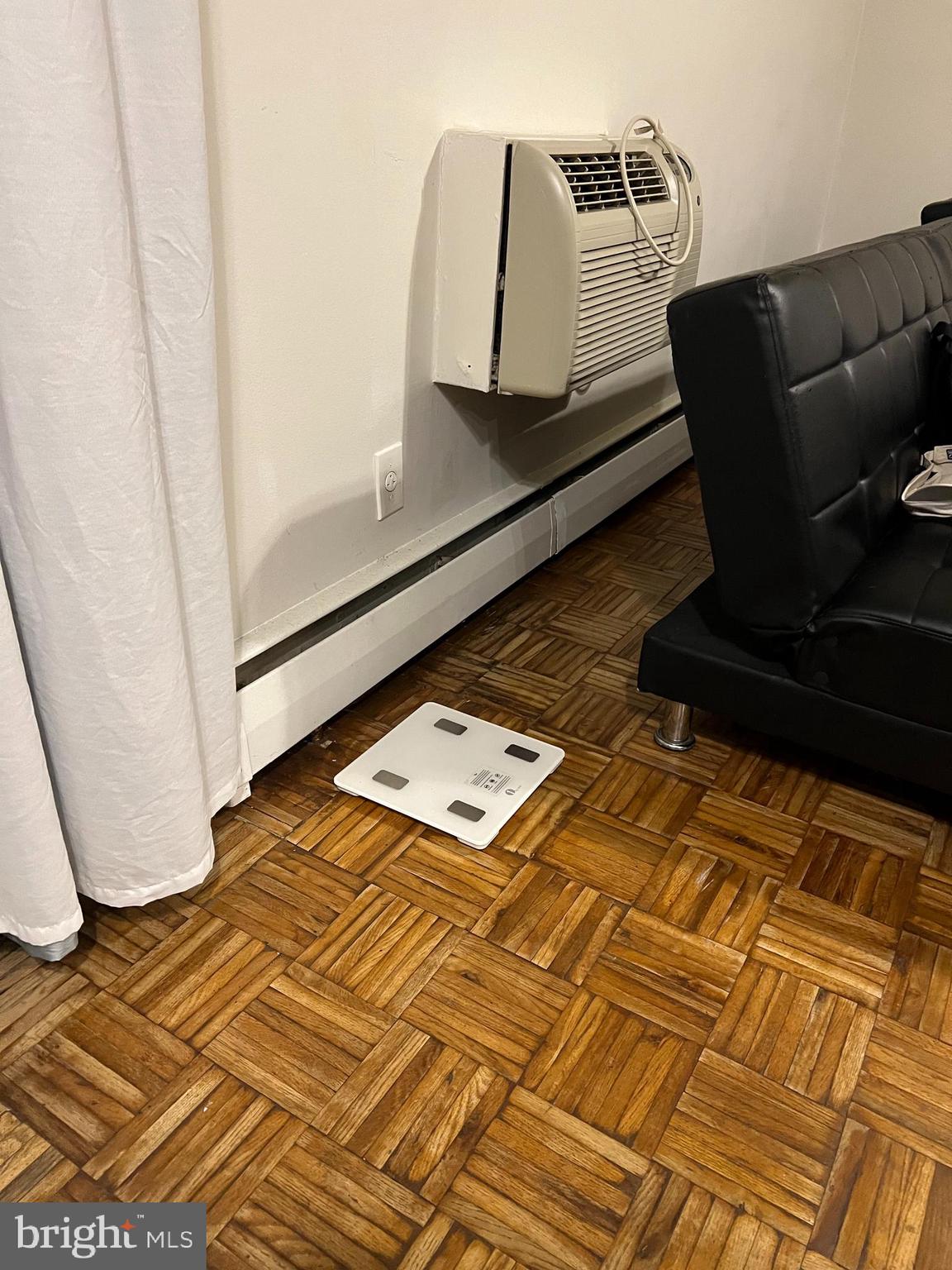 CONTEMPORARY VLG - Residential