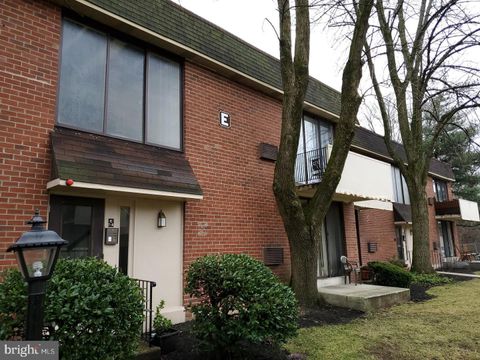 Condo For Sale - 100 E Glenolden Avenue #E-12<br/> GLENOLDEN, PA 19036