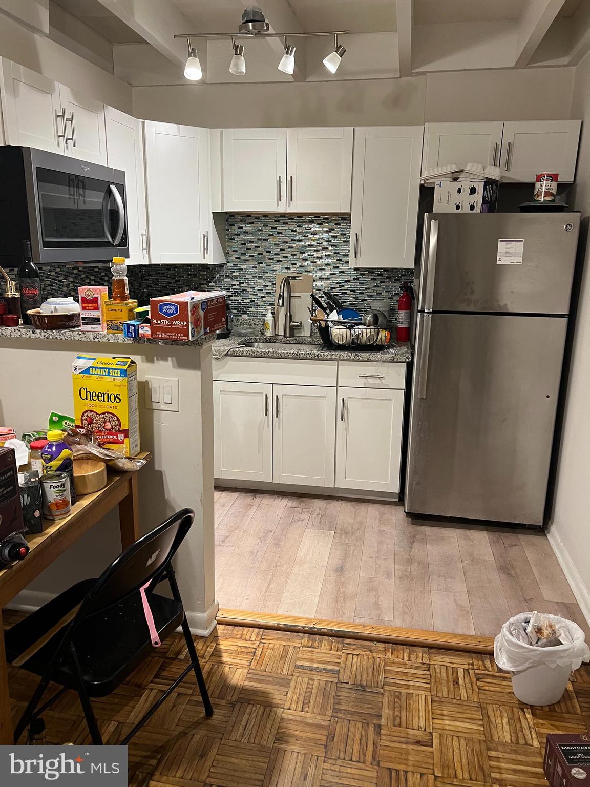 CONTEMPORARY VLG - Residential