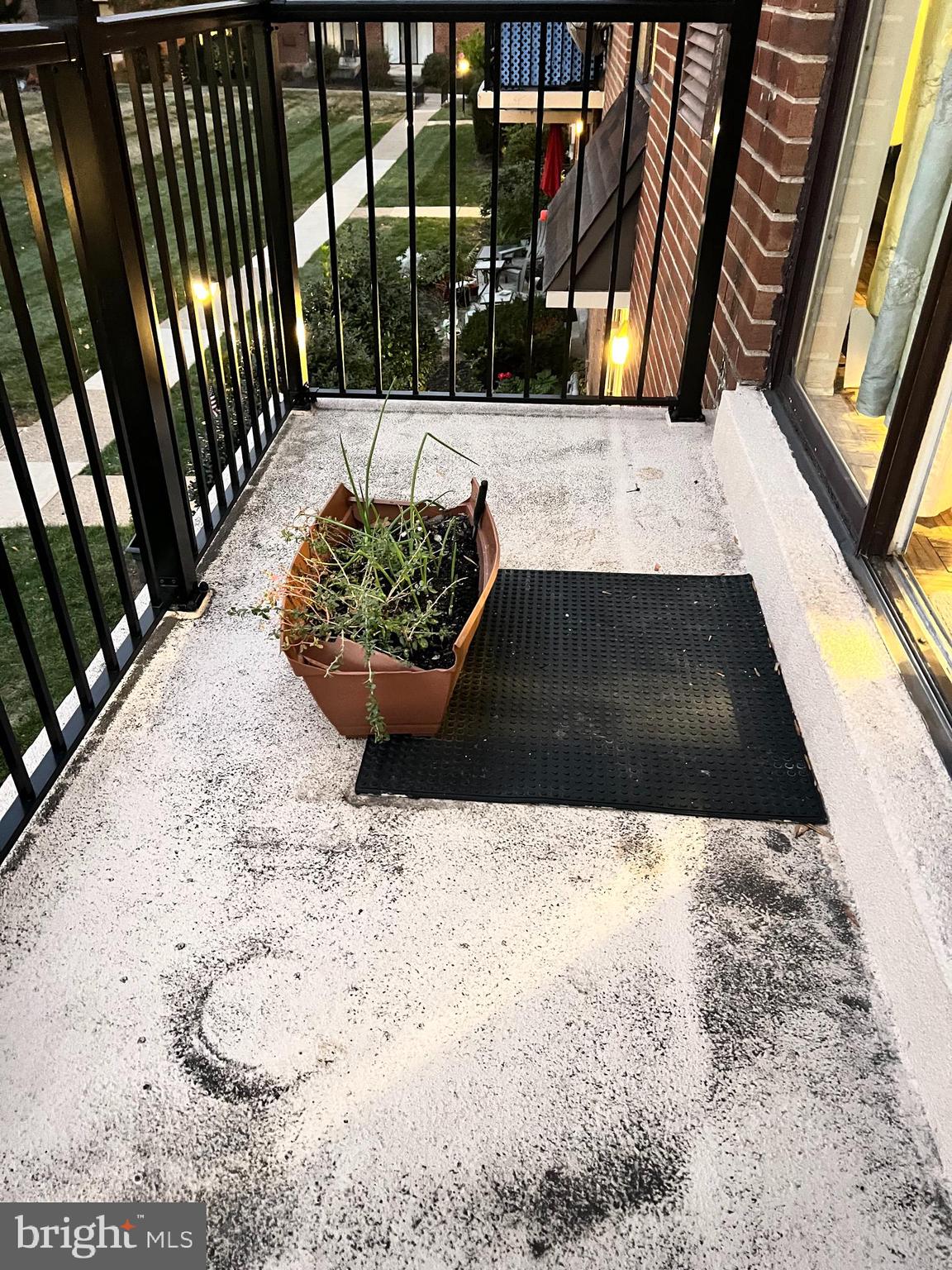 CONTEMPORARY VLG - Residential