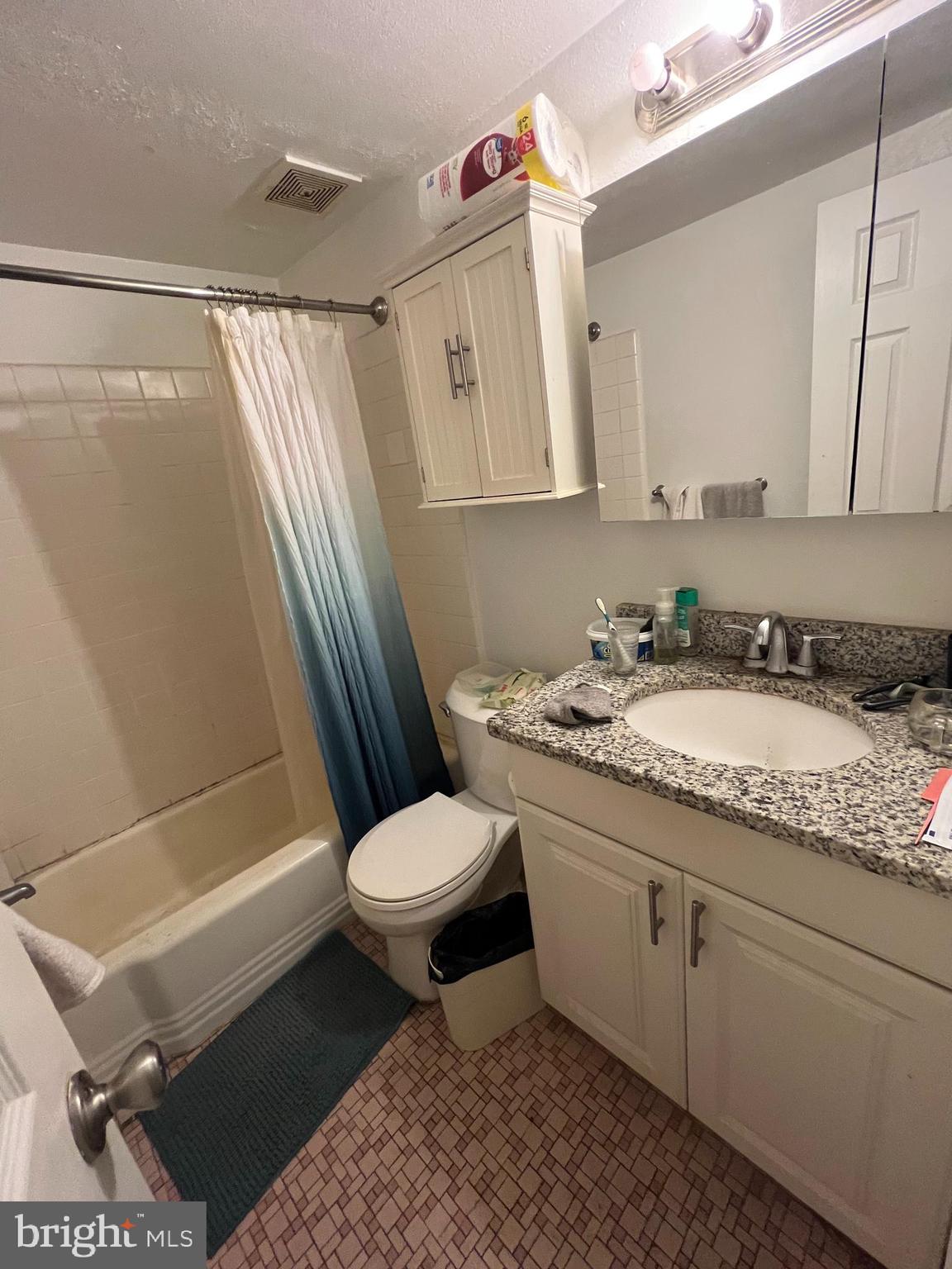 CONTEMPORARY VLG - Residential