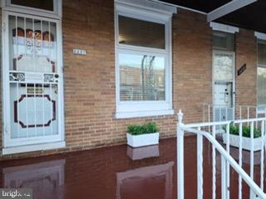 Discover the charm of this beautifully maintained 3-bedroom, 1-bathroom townhouse in the desirable Lexington neighborhood. This home seamlessly blends classic architecture with modern living with amazing renovations. The partially finished basement offers additional space for storage or recreation, while the cozy interior invites you to create lasting memories in the new kitchen, living na dining room. Enjoy the convenience of on-street parking and a low-maintenance lot, perfect for those who appreciate urban living without the hassle. With a minimum lease of 12 months and availability starting February 1, 2026, this property is ideal for those seeking stability in a vibrant community. Imagine sipping your morning coffee in this inviting space, or hosting friends in the heart of your new home. This townhouse is not just a place to live; it's a lifestyle waiting to be embraced. Don't miss your chance to make this charming residence your own!