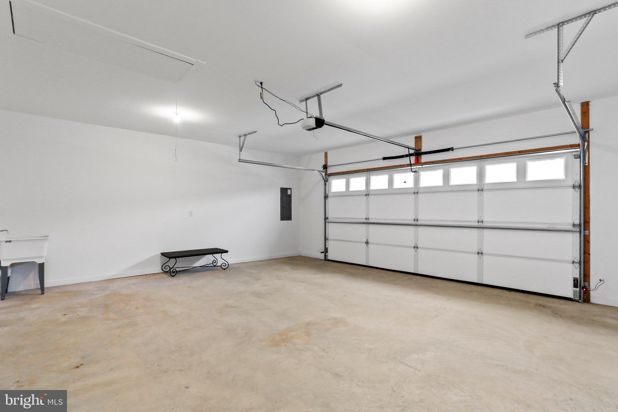 MEADOWSGREEN - Residential Lease