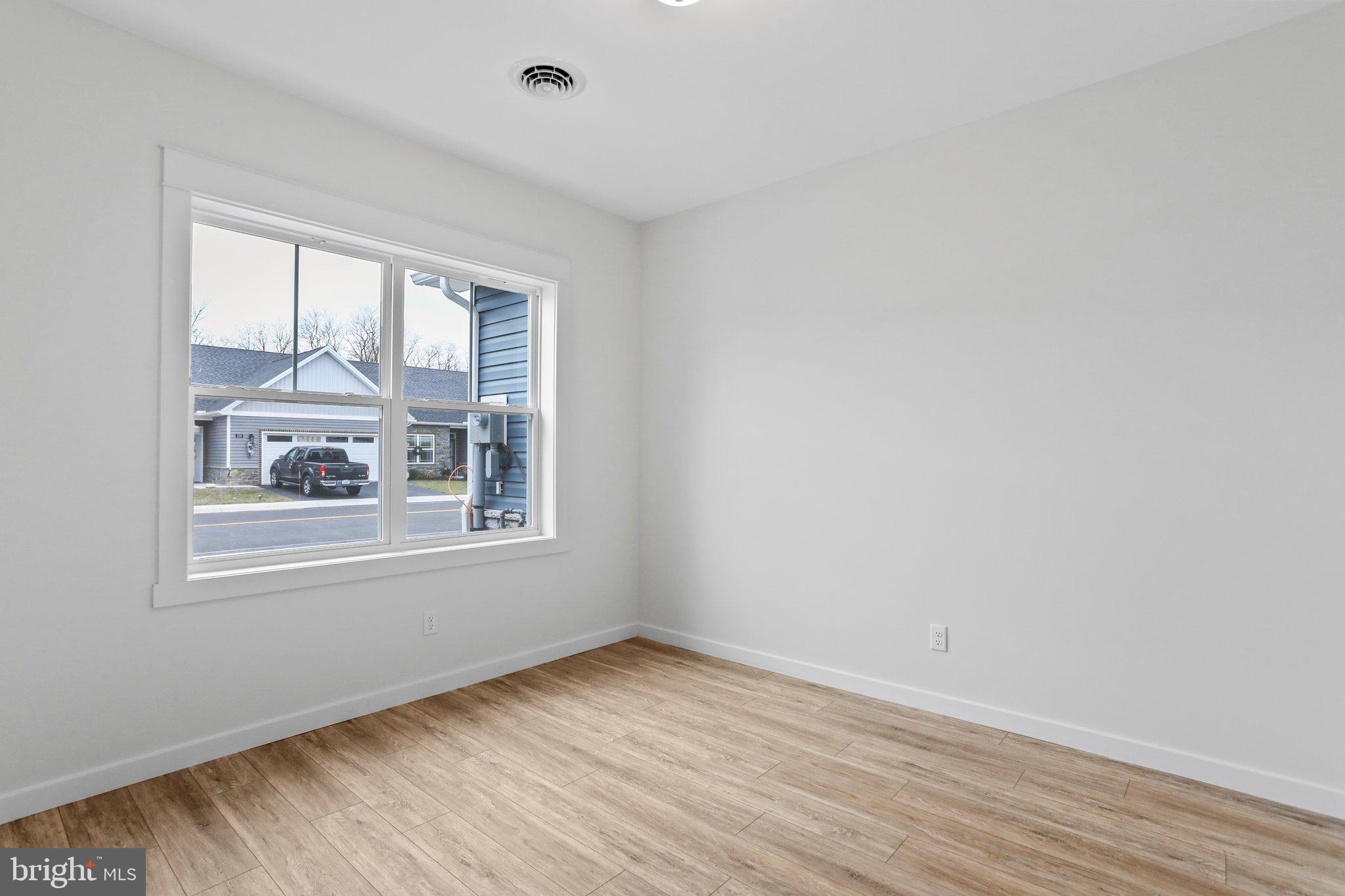 MEADOWSGREEN - Residential Lease