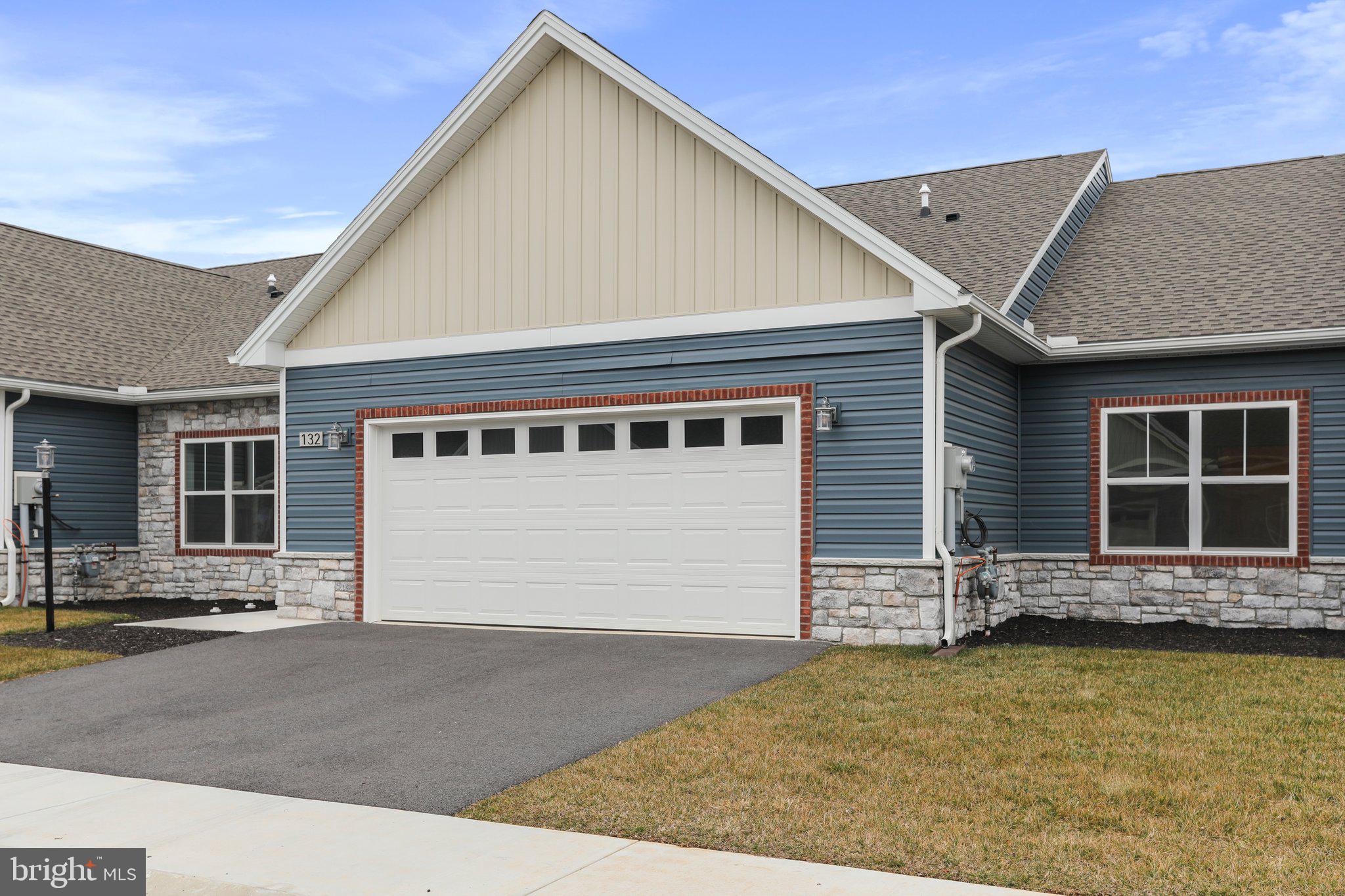 MEADOWSGREEN - Residential Lease