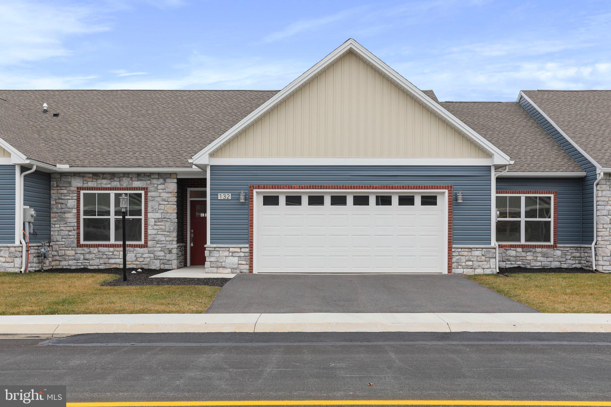 MEADOWSGREEN - Residential Lease