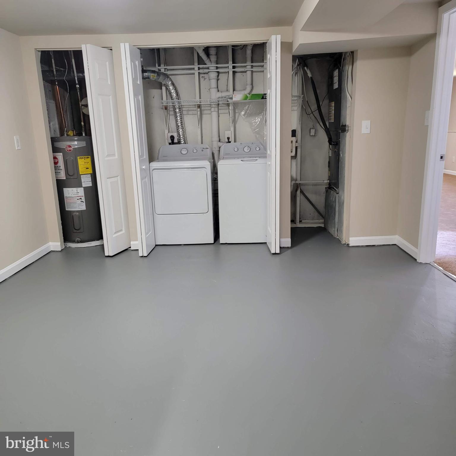 GREENLAND GARDENS - Residential Lease