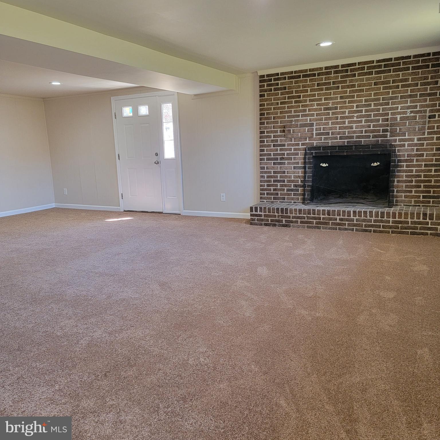 GREENLAND GARDENS - Residential Lease