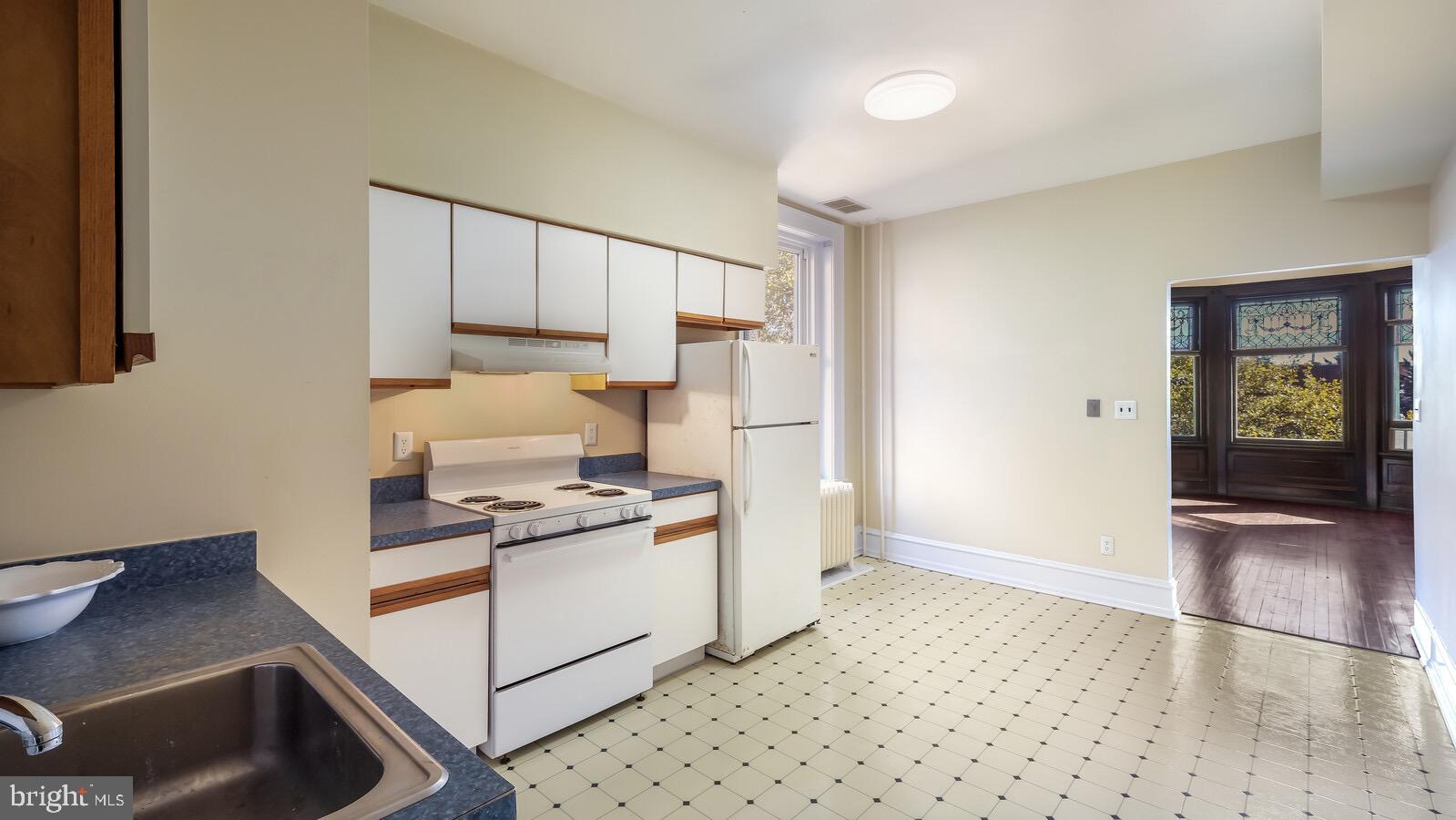 CENTER CITY - Residential Lease