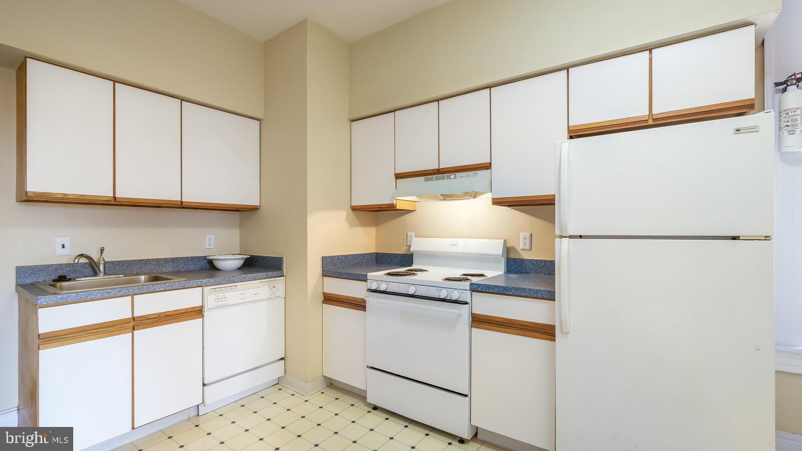CENTER CITY - Residential Lease