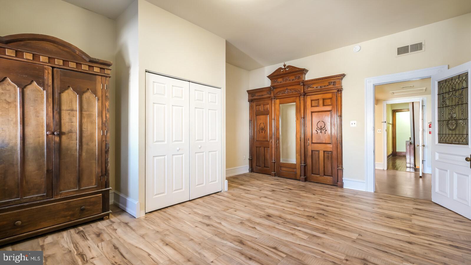 CENTER CITY - Residential Lease