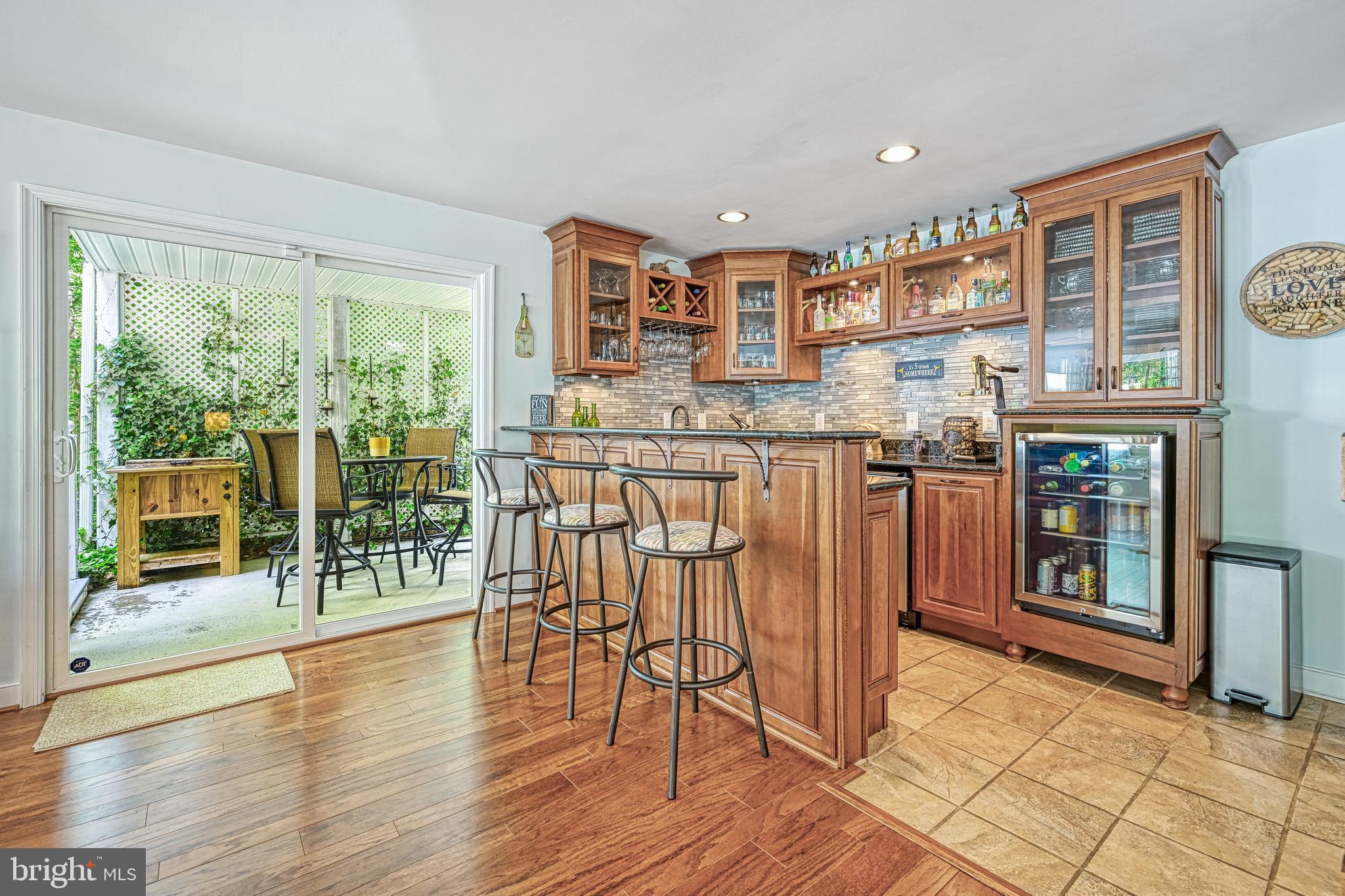 MAGNOLIA HARBOUR - Residential