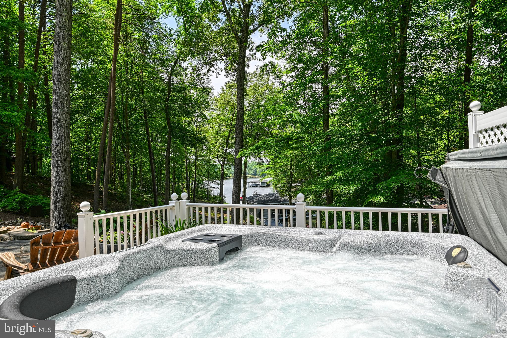 MAGNOLIA HARBOUR - Residential