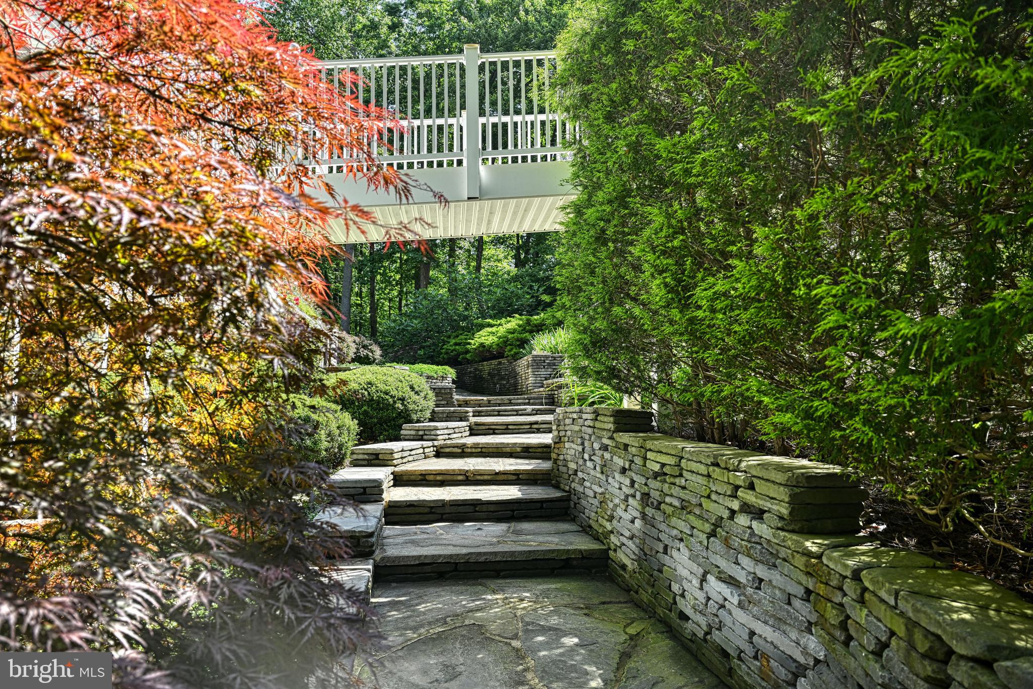 MAGNOLIA HARBOUR - Residential