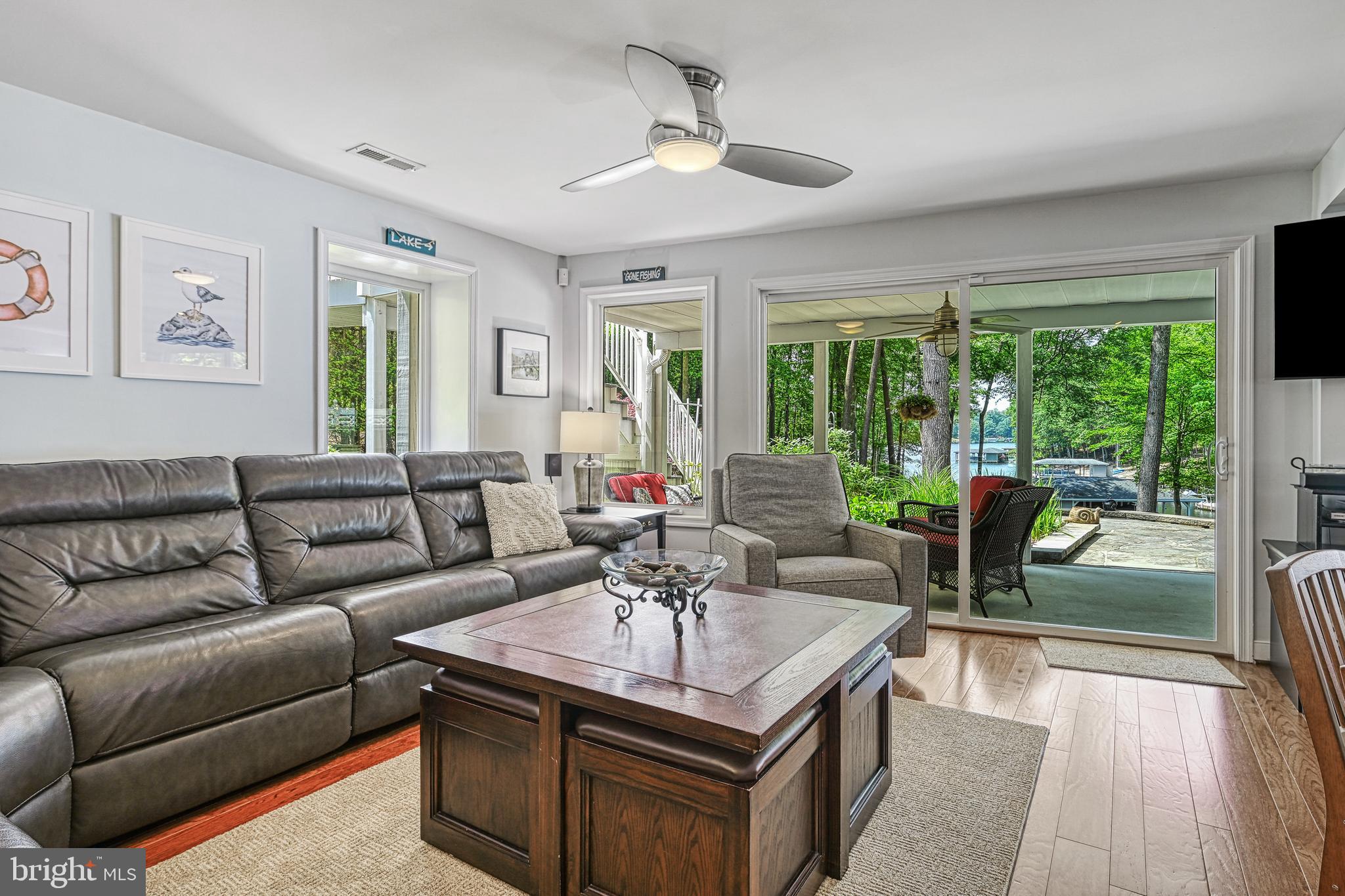 MAGNOLIA HARBOUR - Residential