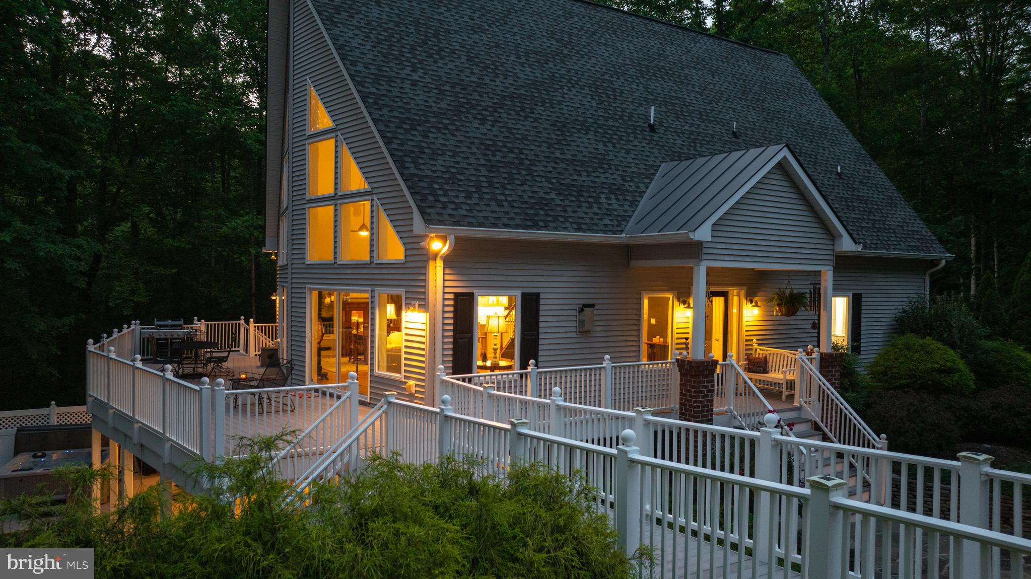 MAGNOLIA HARBOUR - Residential