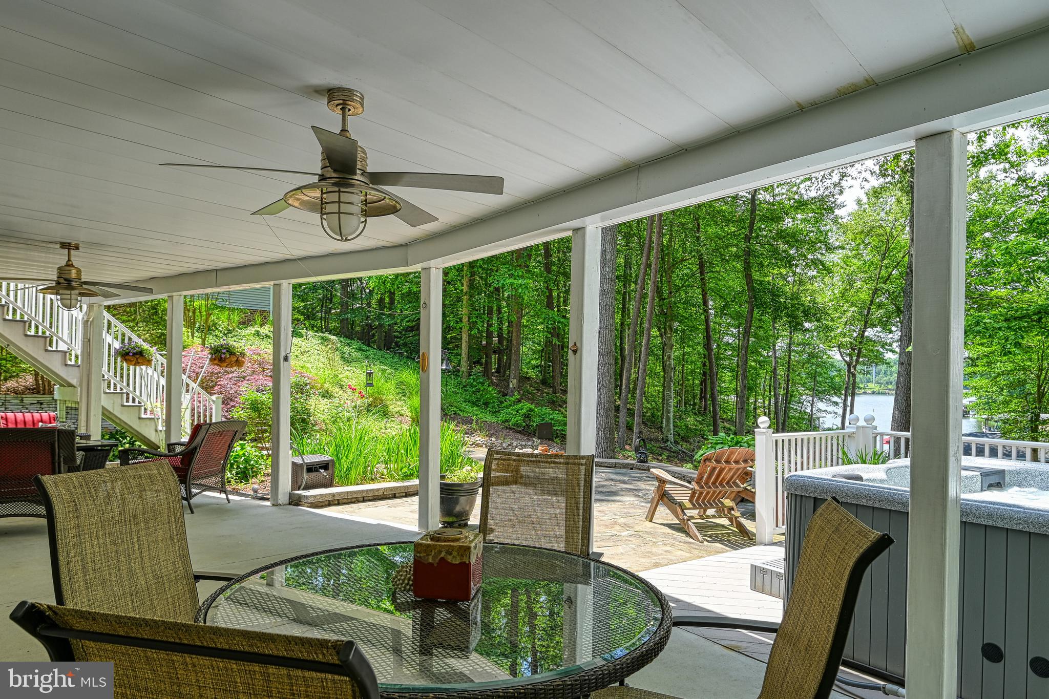 MAGNOLIA HARBOUR - Residential