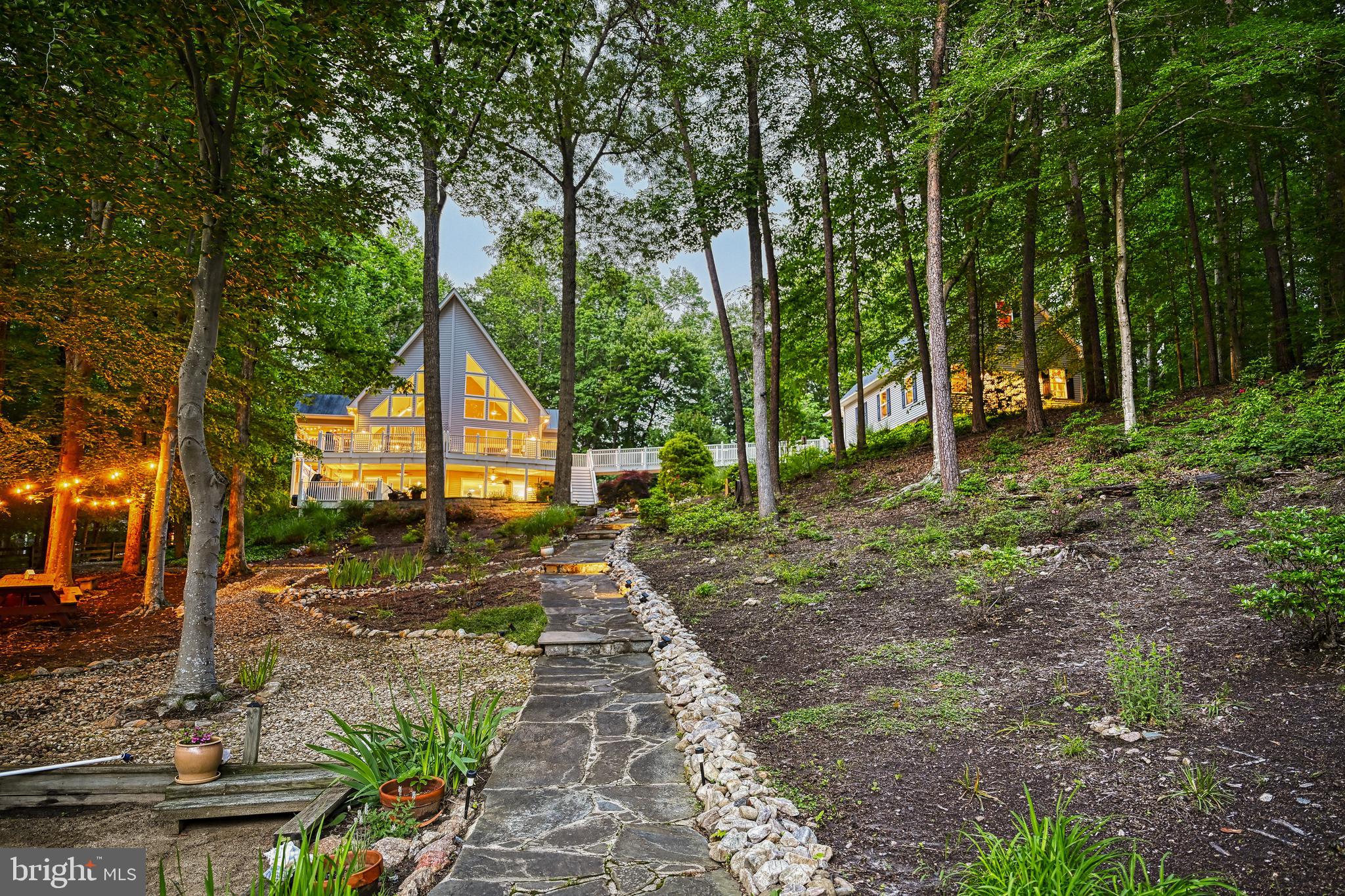 MAGNOLIA HARBOUR - Residential