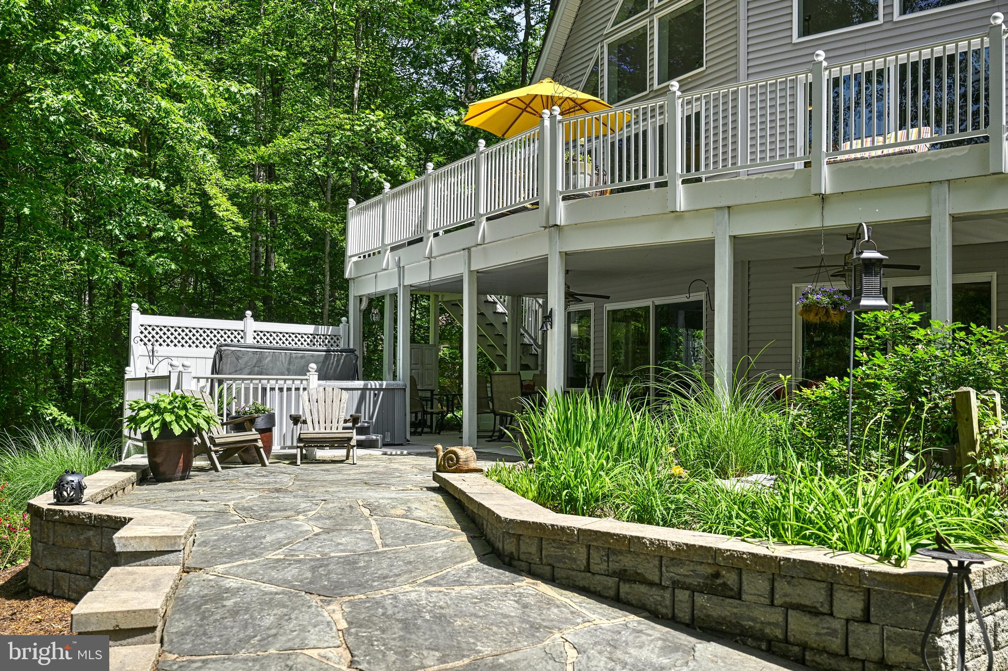 MAGNOLIA HARBOUR - Residential