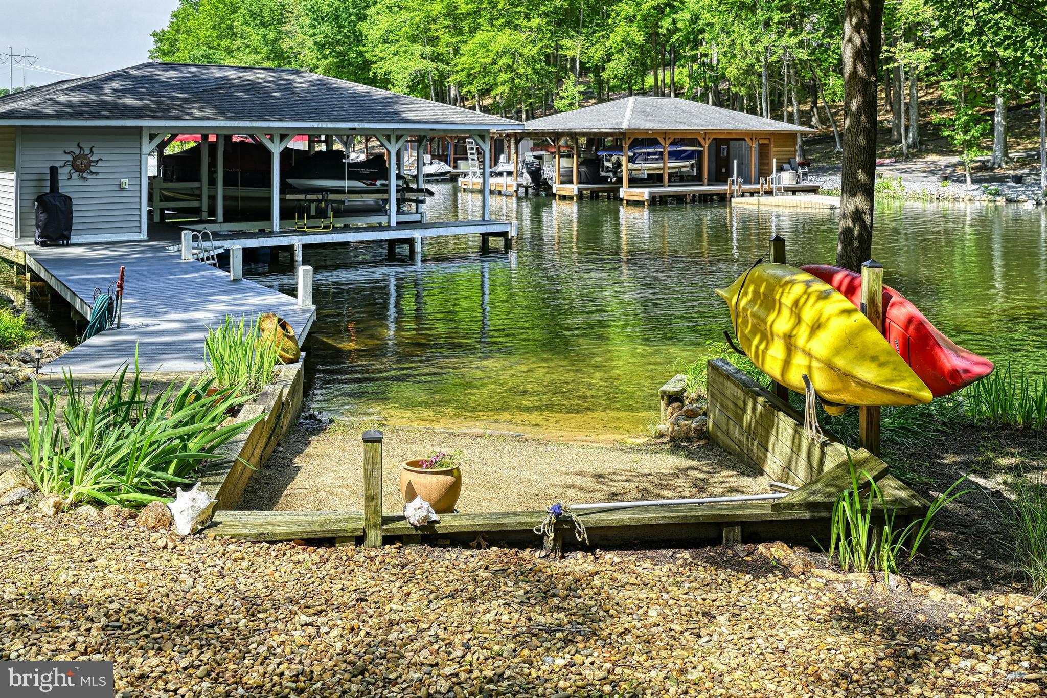 MAGNOLIA HARBOUR - Residential