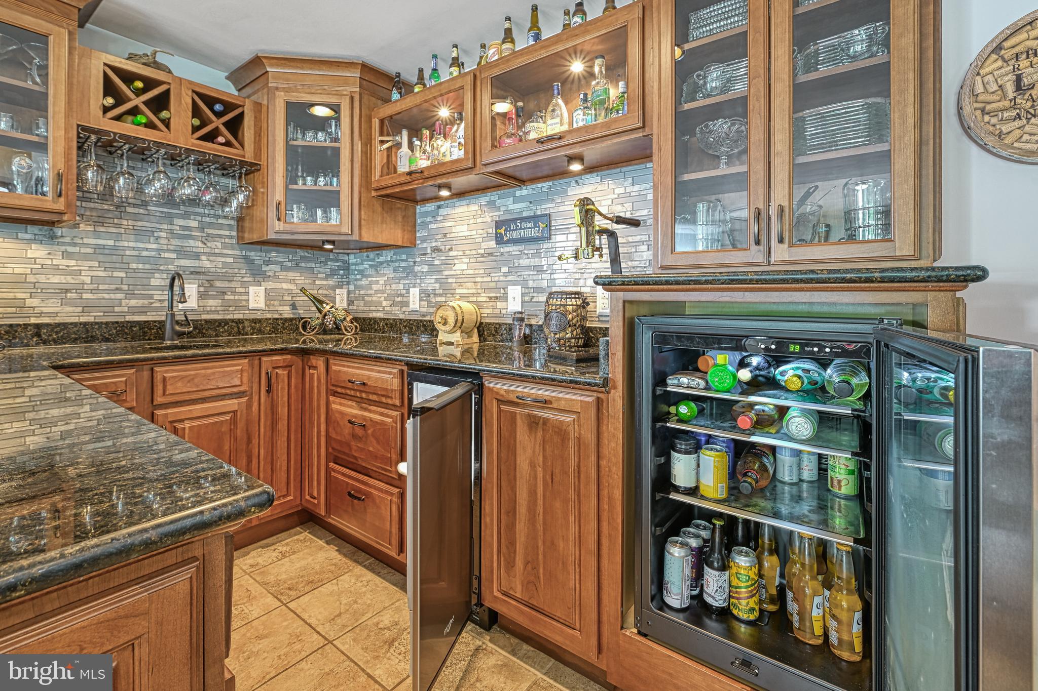 MAGNOLIA HARBOUR - Residential