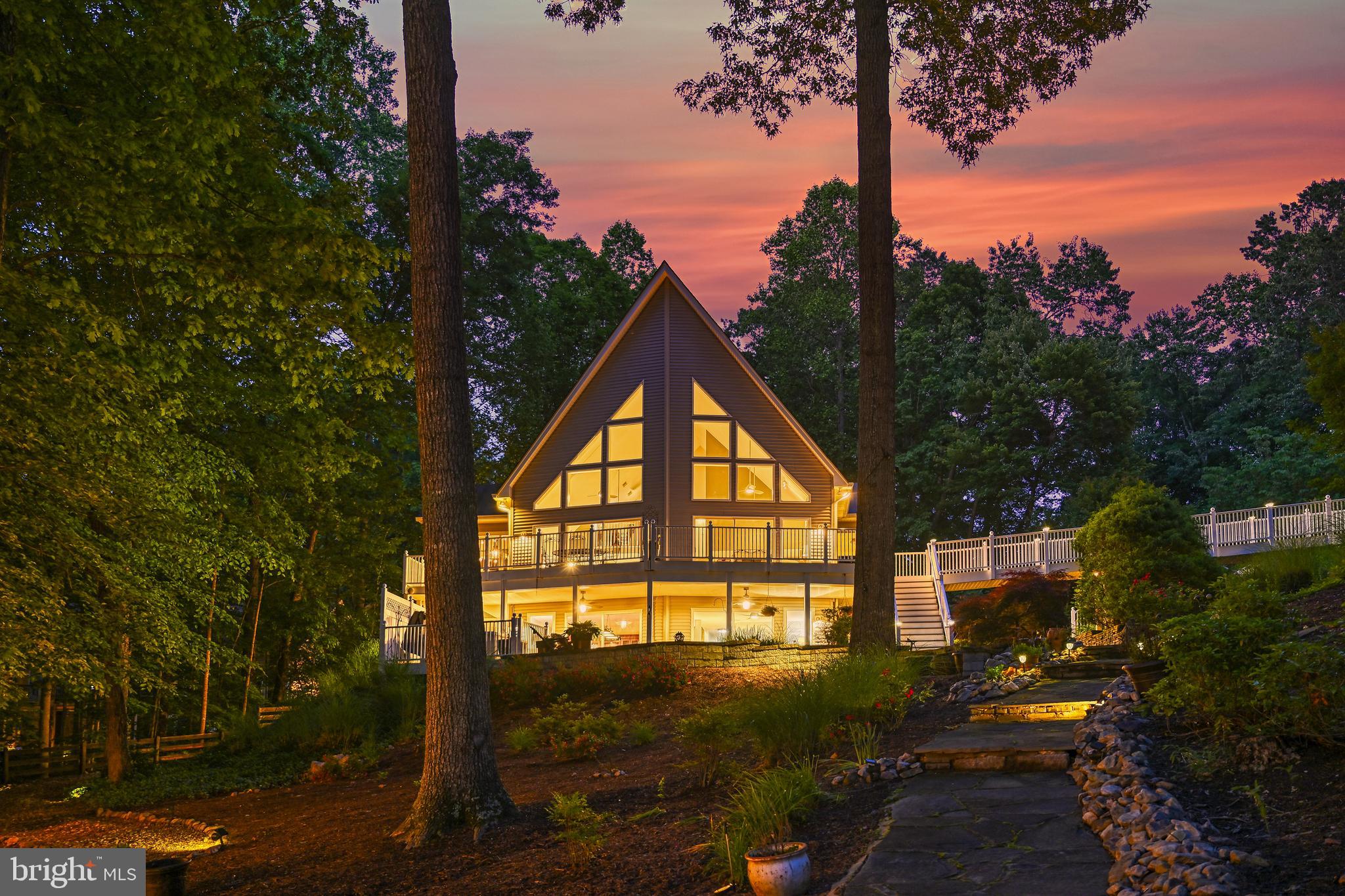 MAGNOLIA HARBOUR - Residential