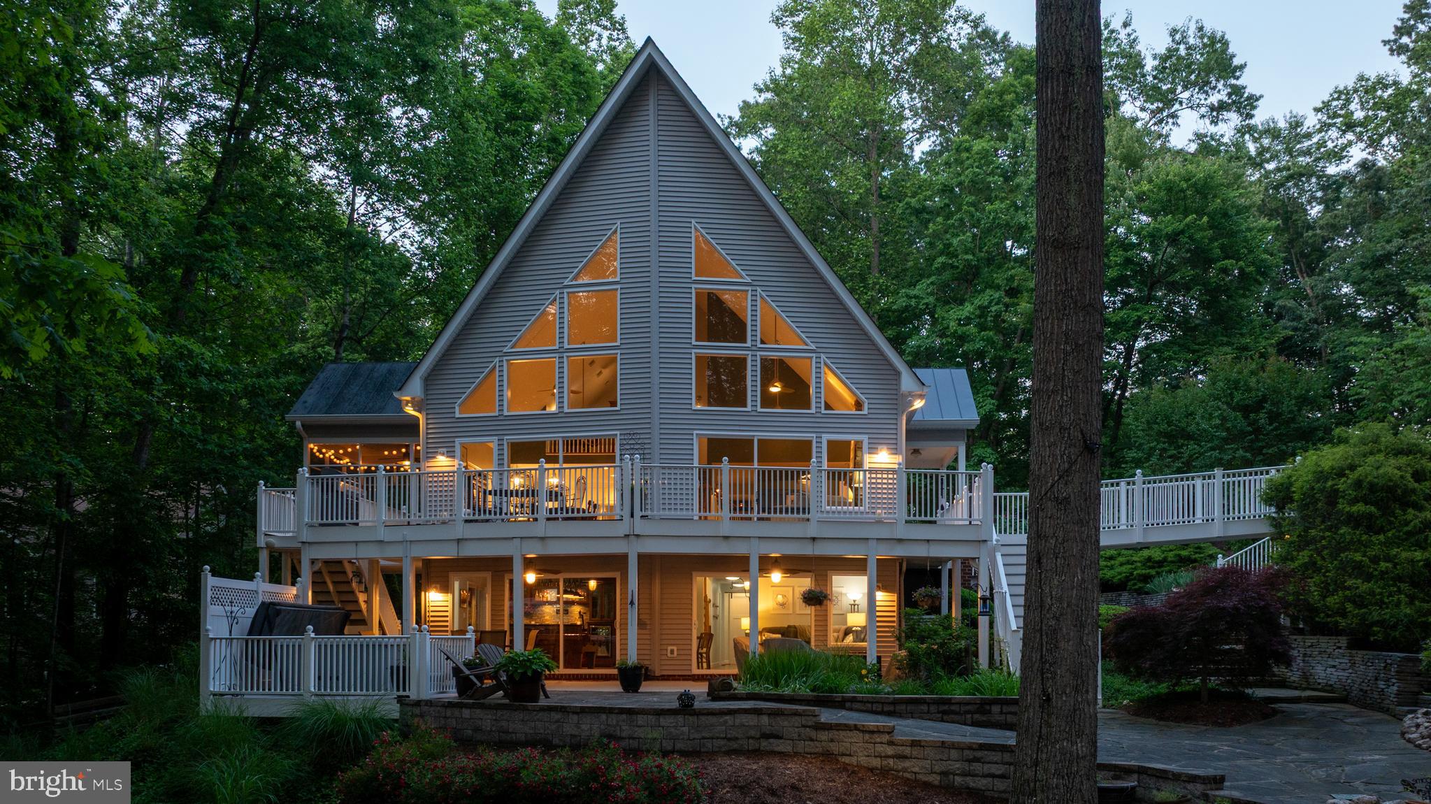 MAGNOLIA HARBOUR - Residential