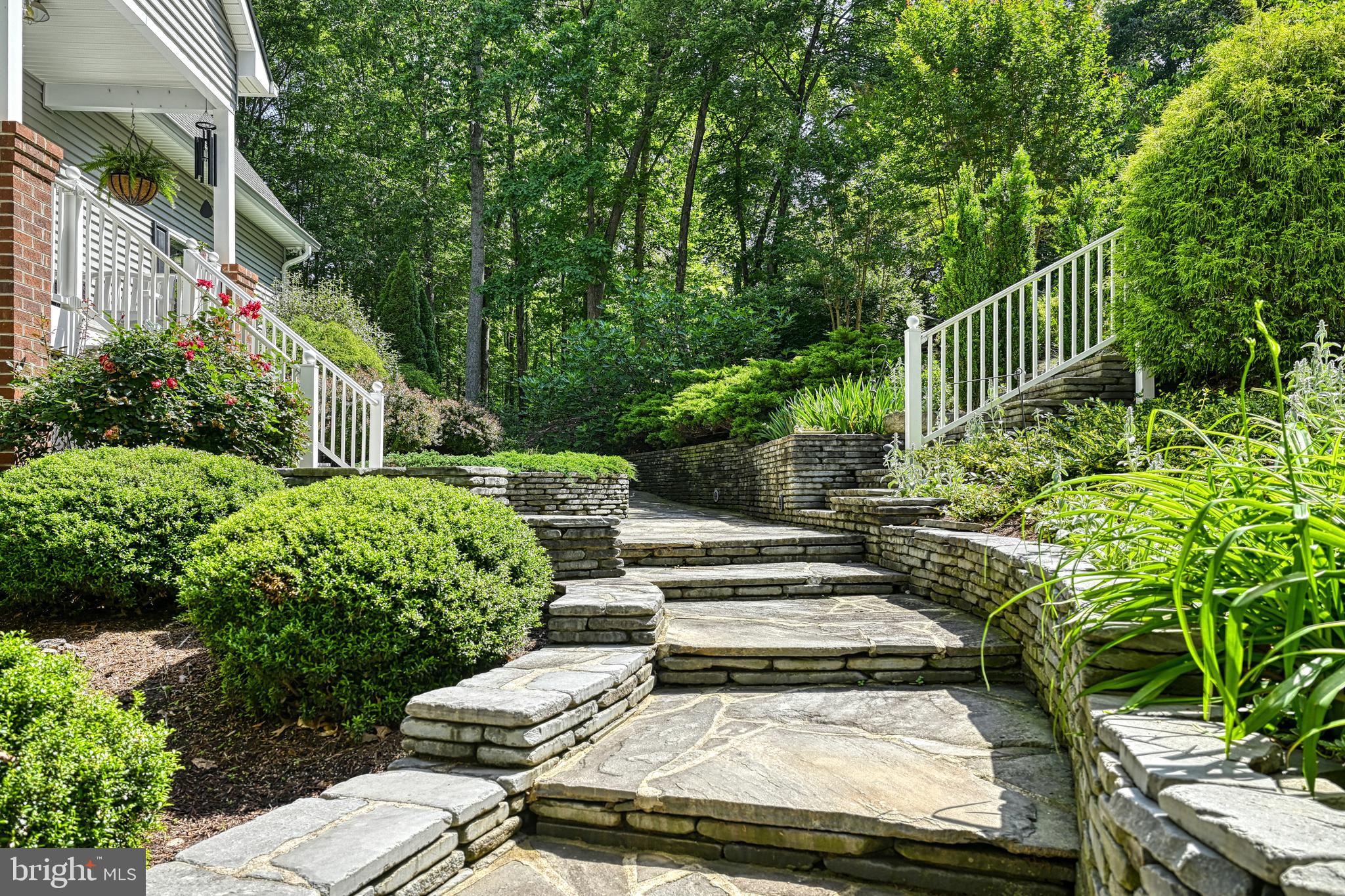 MAGNOLIA HARBOUR - Residential