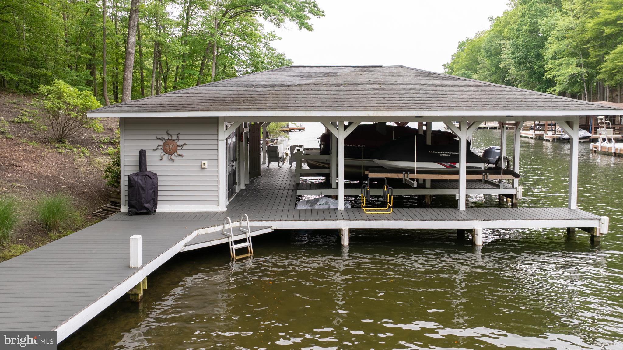 MAGNOLIA HARBOUR - Residential