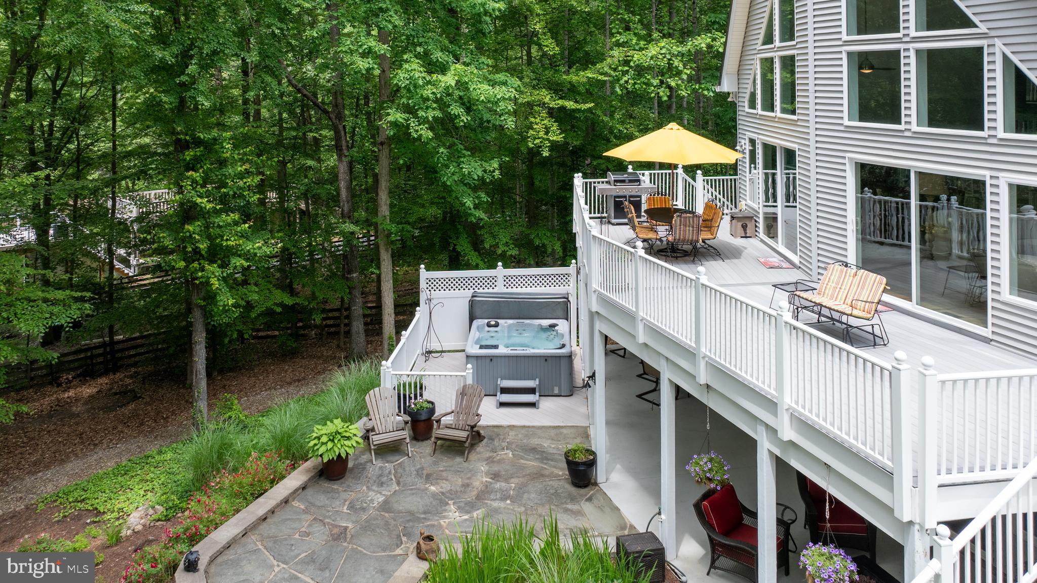 MAGNOLIA HARBOUR - Residential