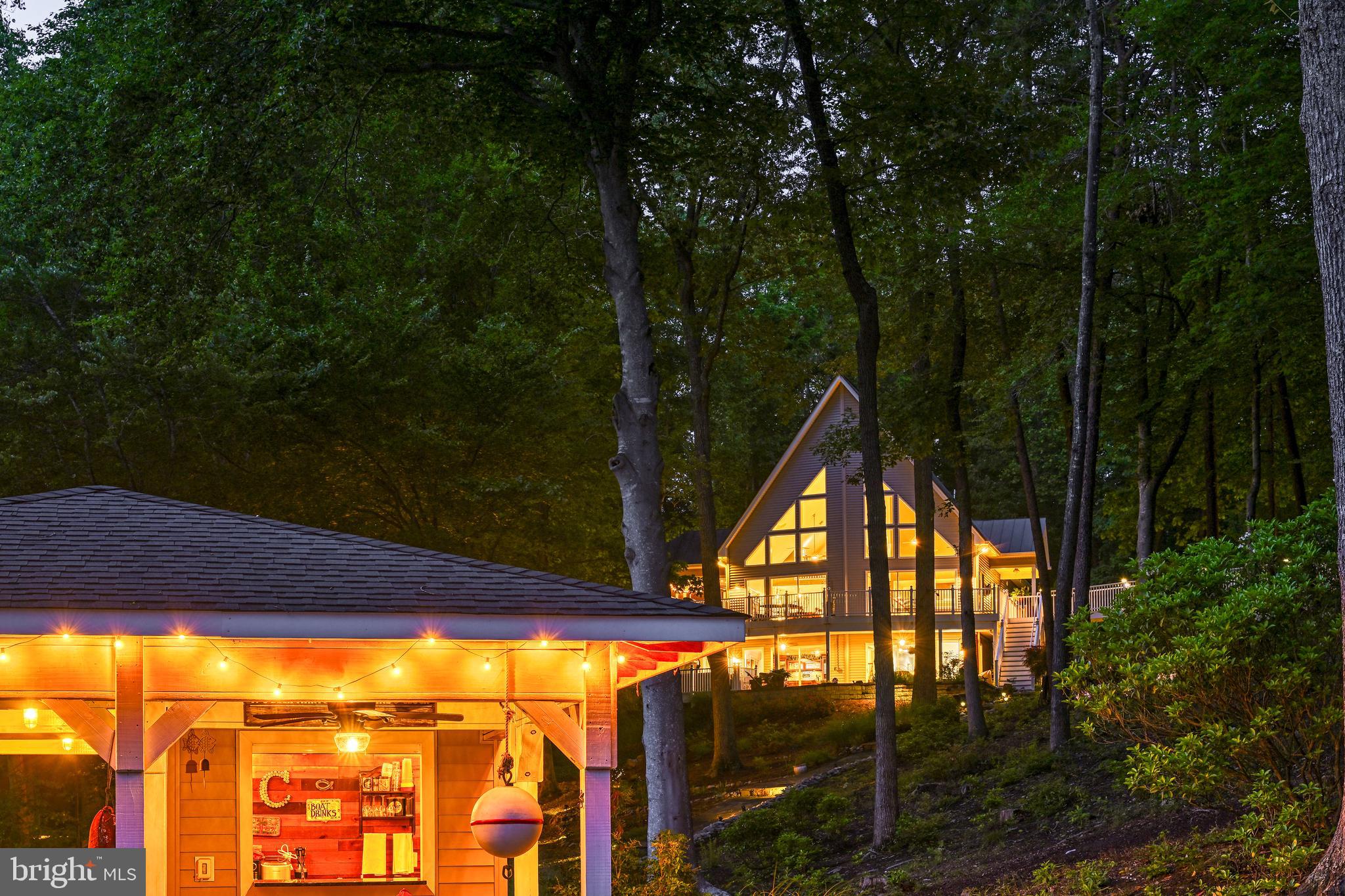 MAGNOLIA HARBOUR - Residential