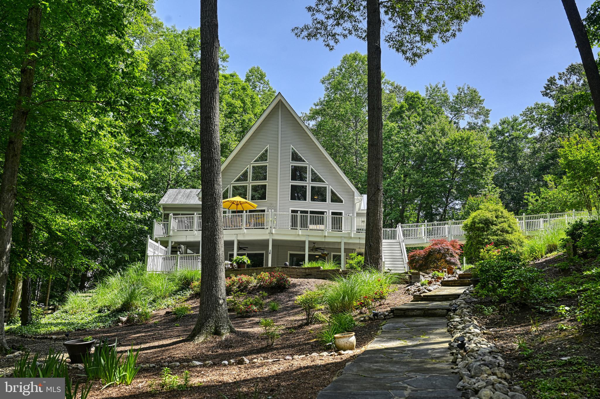 MAGNOLIA HARBOUR - Residential