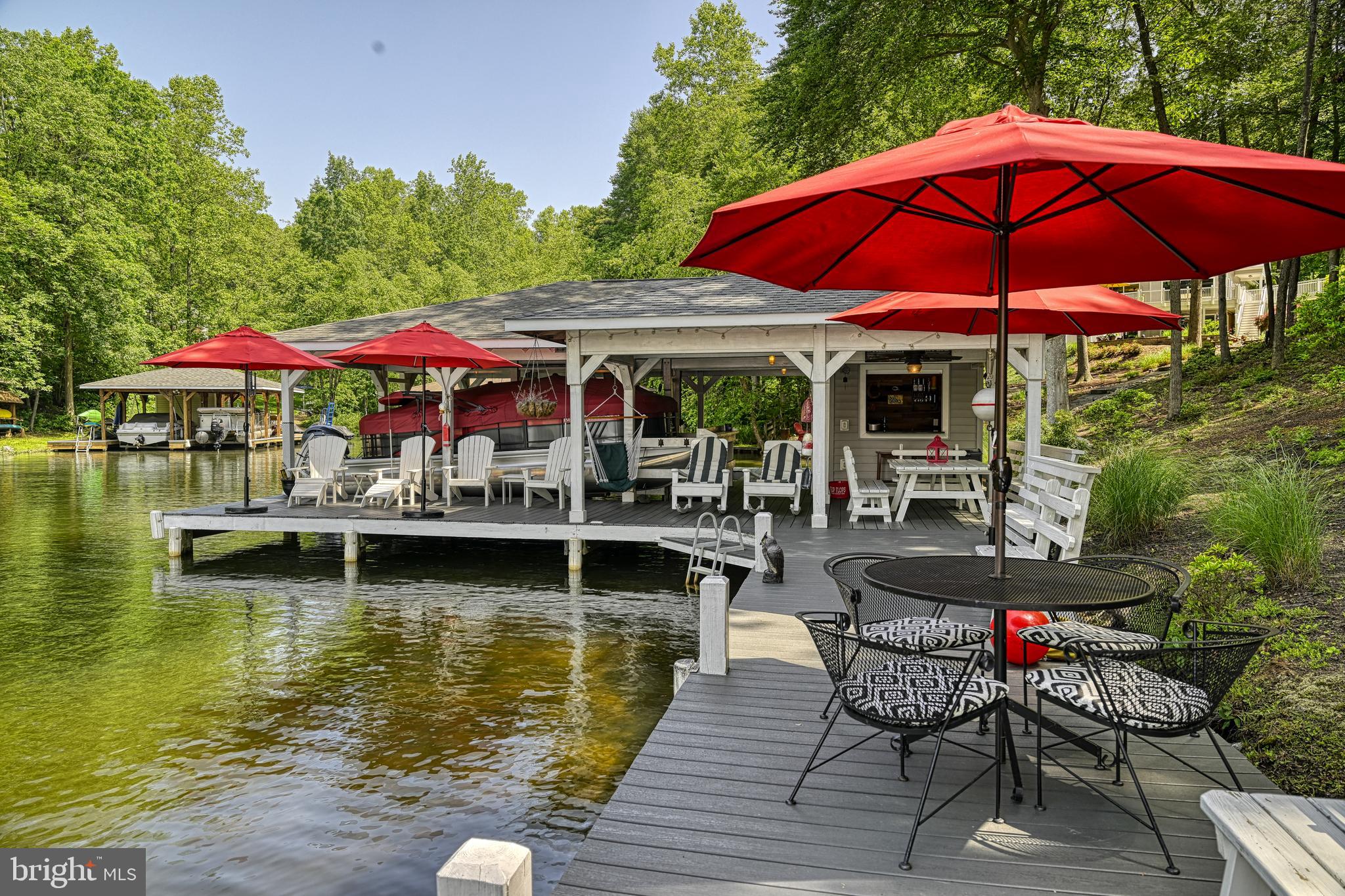 MAGNOLIA HARBOUR - Residential