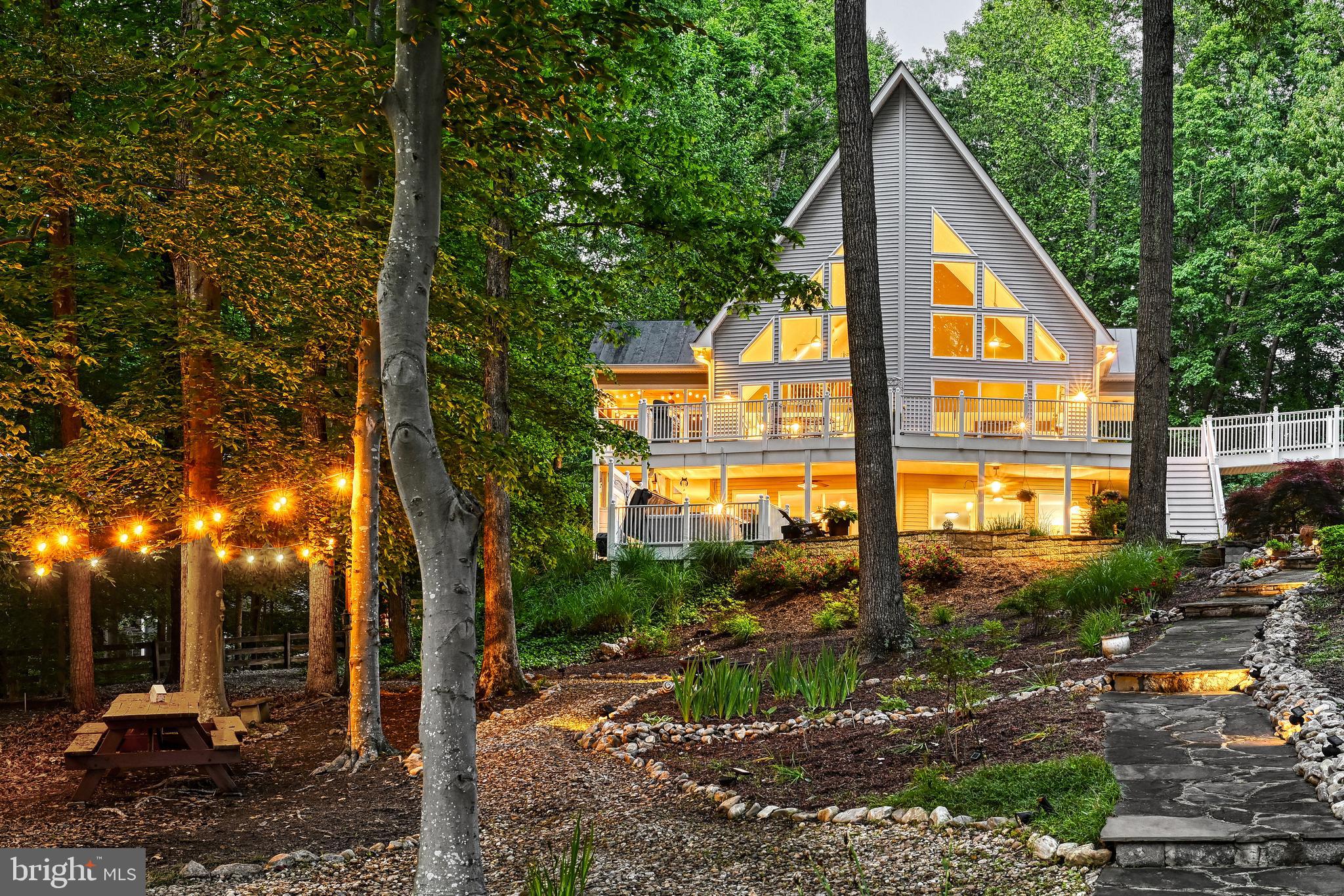 MAGNOLIA HARBOUR - Residential