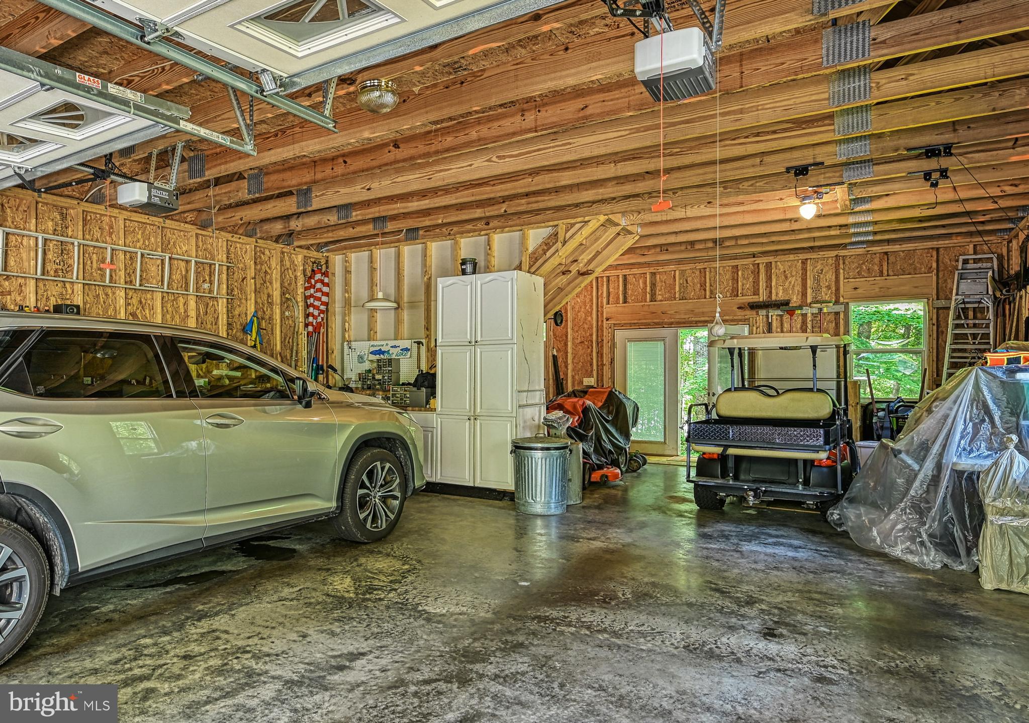 MAGNOLIA HARBOUR - Residential