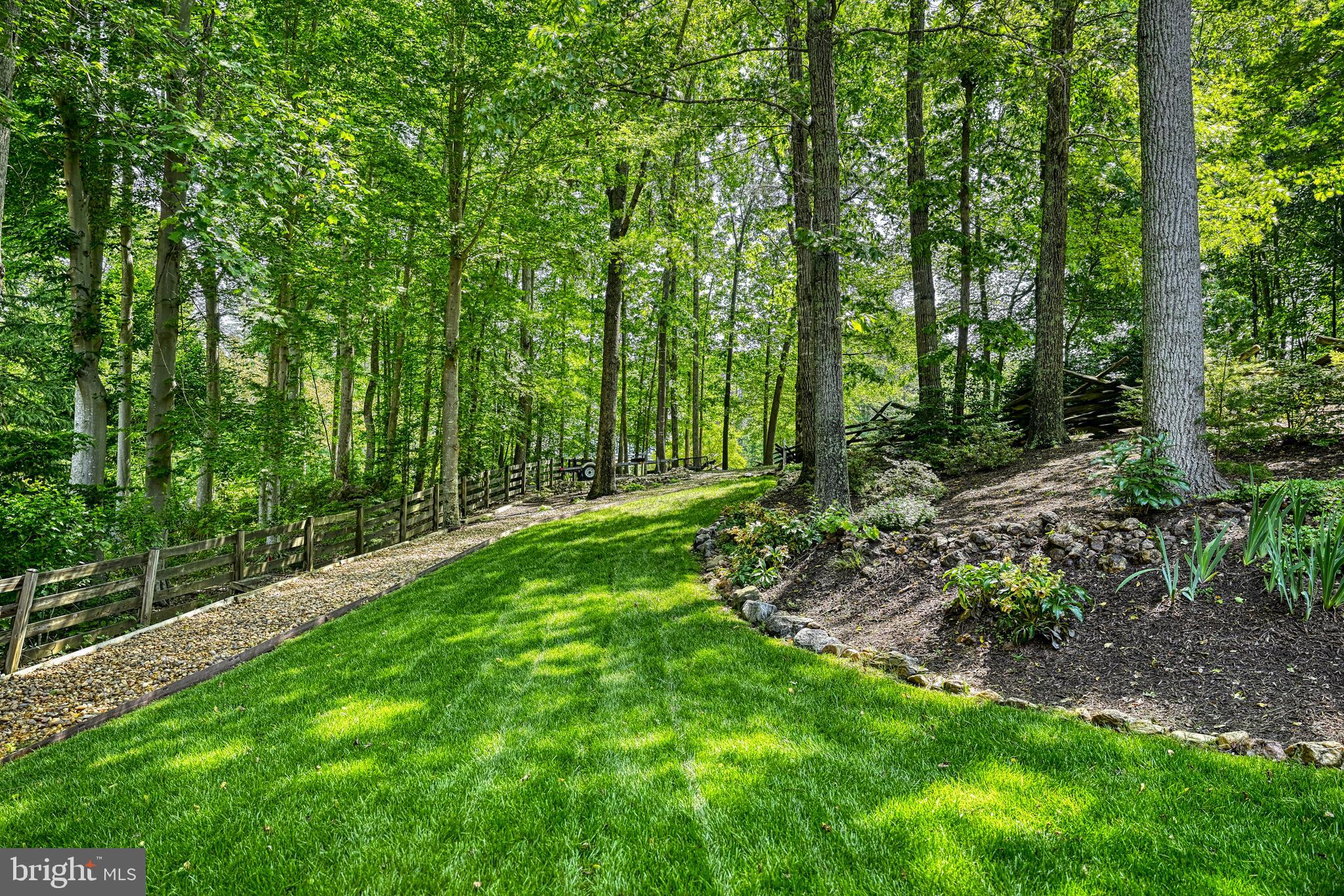 MAGNOLIA HARBOUR - Residential