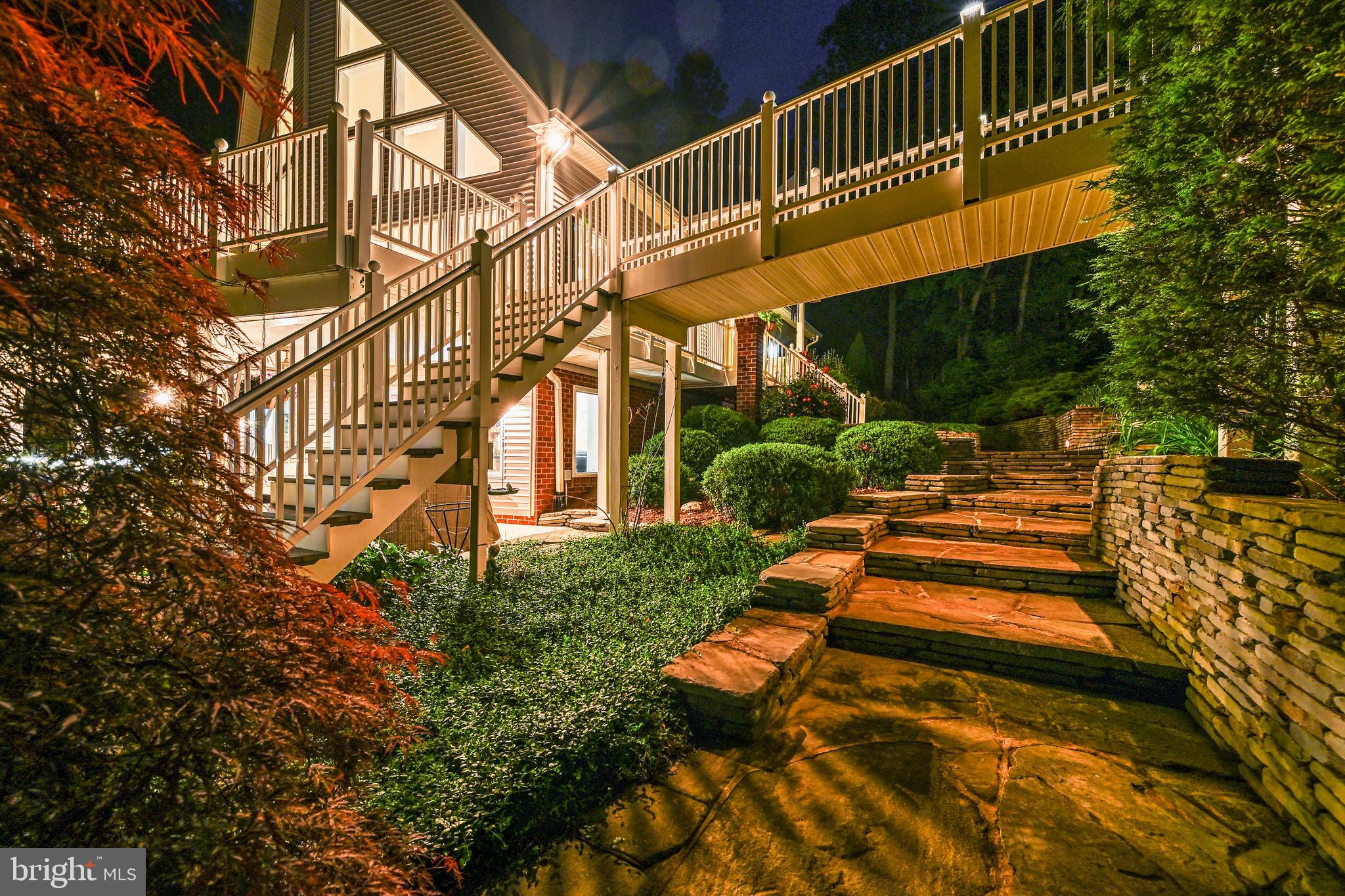 MAGNOLIA HARBOUR - Residential