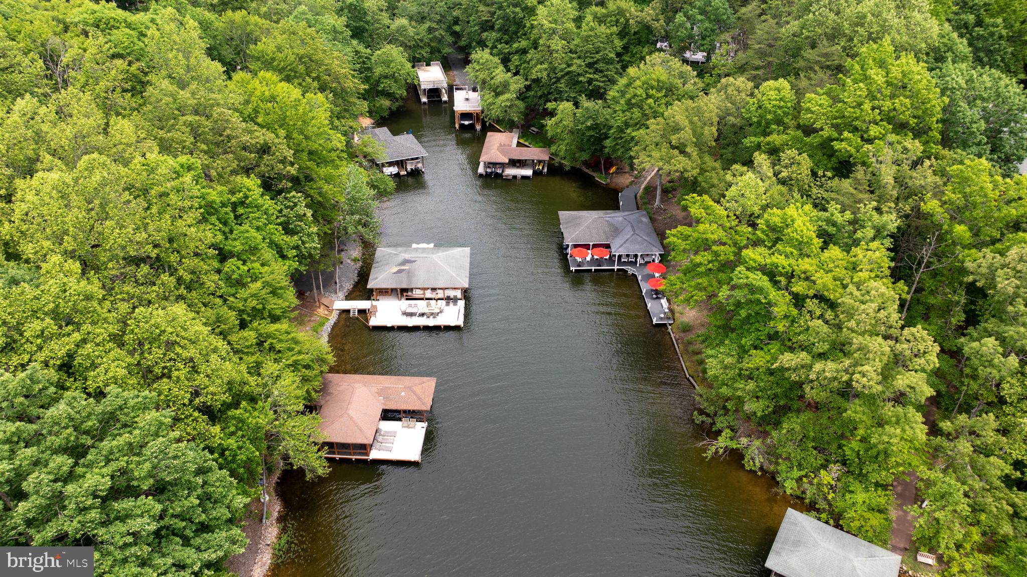 MAGNOLIA HARBOUR - Residential