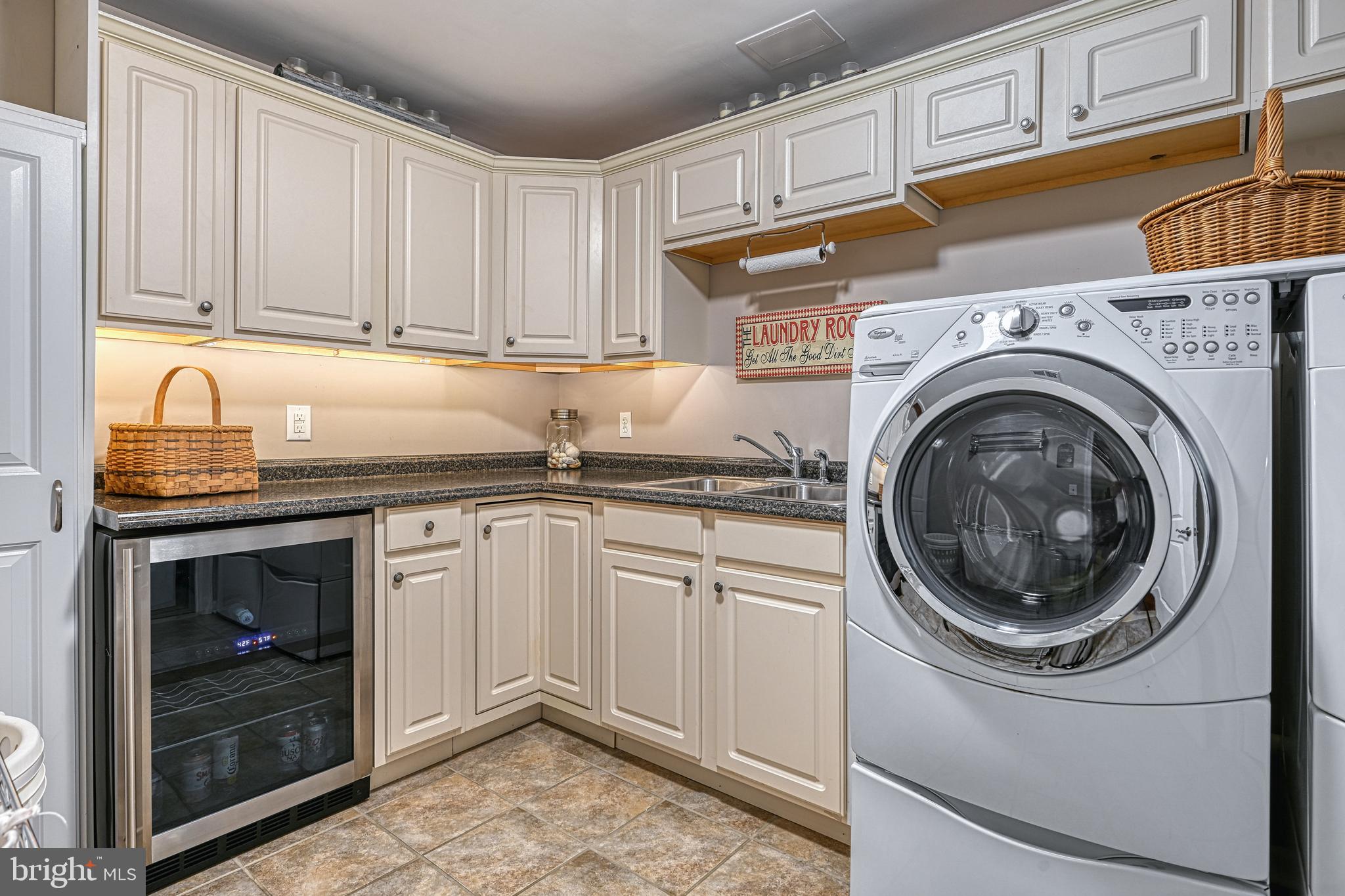 MAGNOLIA HARBOUR - Residential