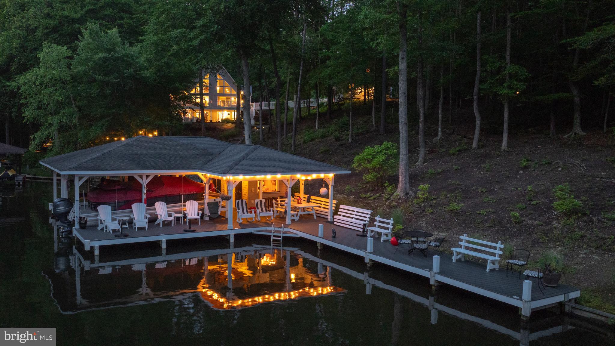 MAGNOLIA HARBOUR - Residential