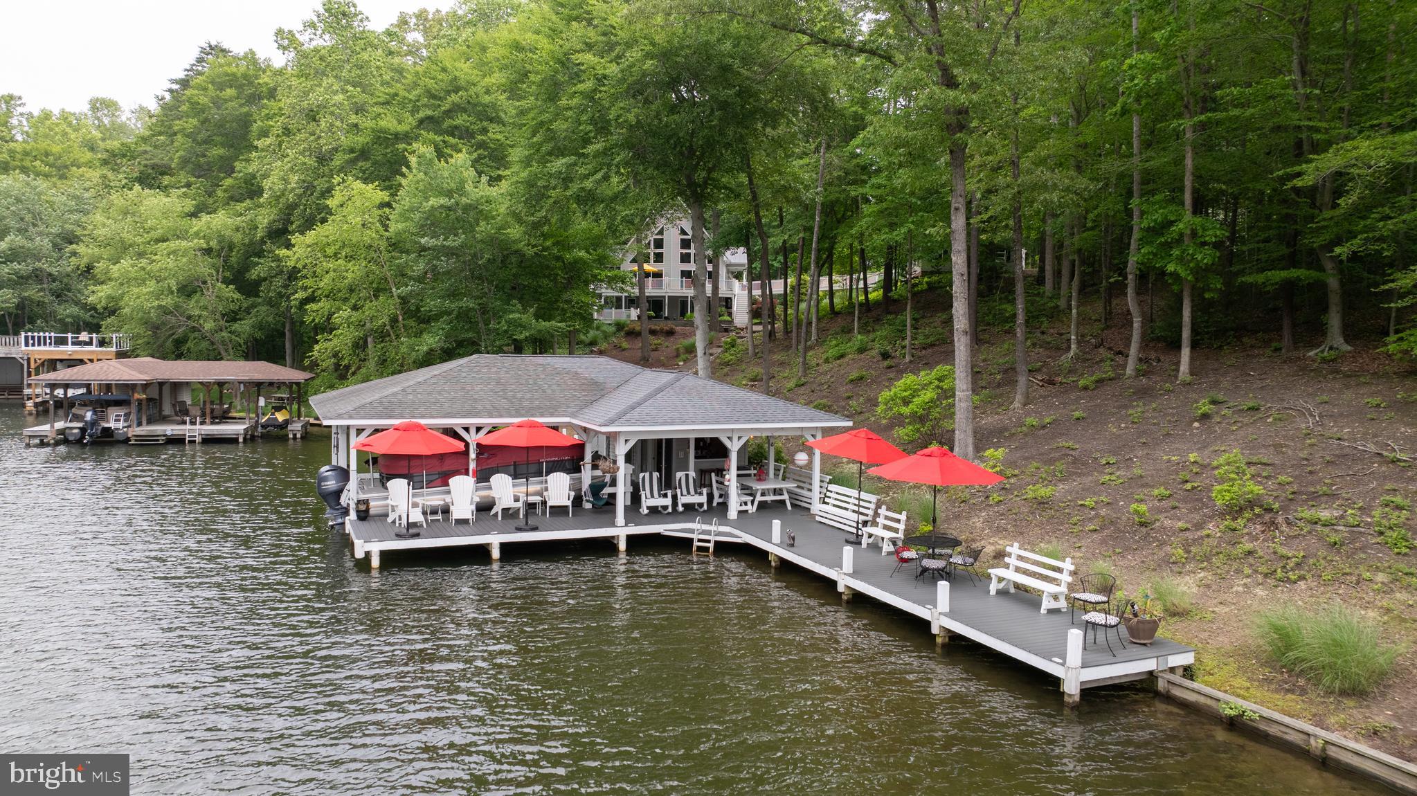MAGNOLIA HARBOUR - Residential